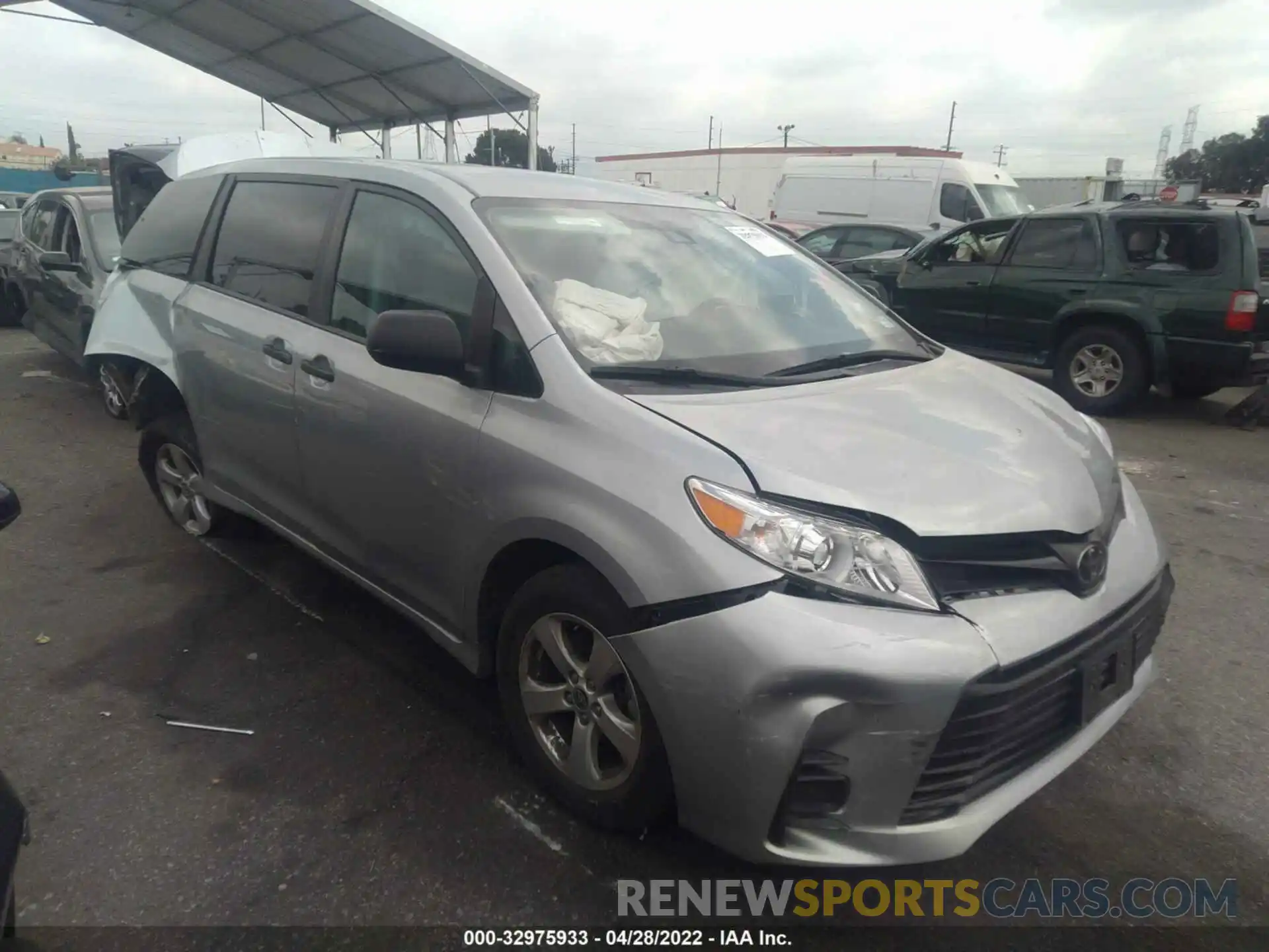 1 Photograph of a damaged car 5TDZZ3DC9LS087563 TOYOTA SIENNA 2020