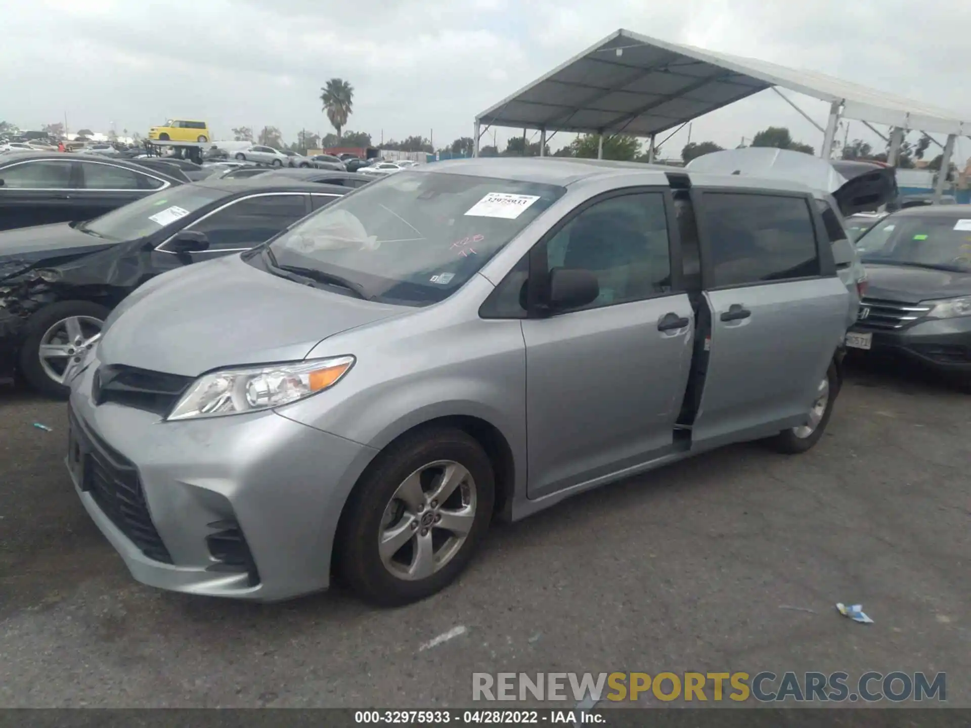 2 Фотография поврежденного автомобиля 5TDZZ3DC9LS087563 TOYOTA SIENNA 2020