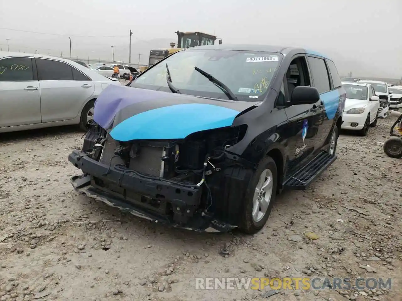 2 Photograph of a damaged car 5TDZZ3DC9LS088096 TOYOTA SIENNA 2020