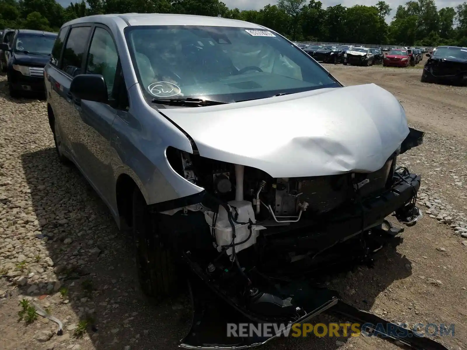 1 Photograph of a damaged car 5TDZZ3DCXLS027906 TOYOTA SIENNA 2020