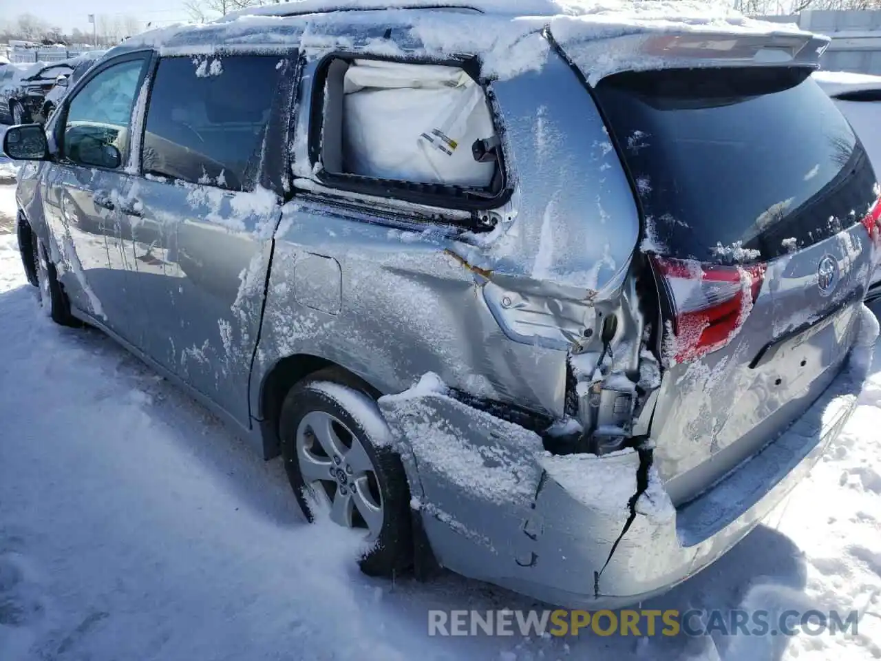 9 Photograph of a damaged car 5TDZZ3DCXLS029686 TOYOTA SIENNA 2020