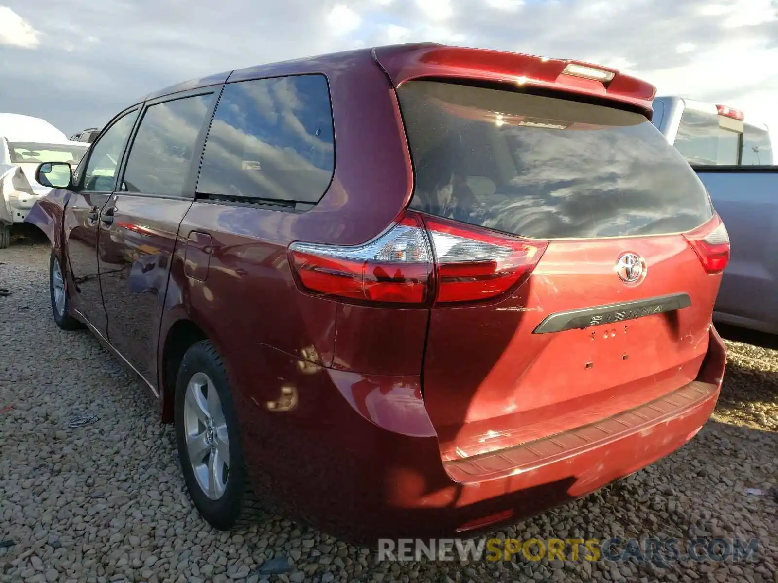 3 Photograph of a damaged car 5TDZZ3DCXLS030921 TOYOTA SIENNA 2020