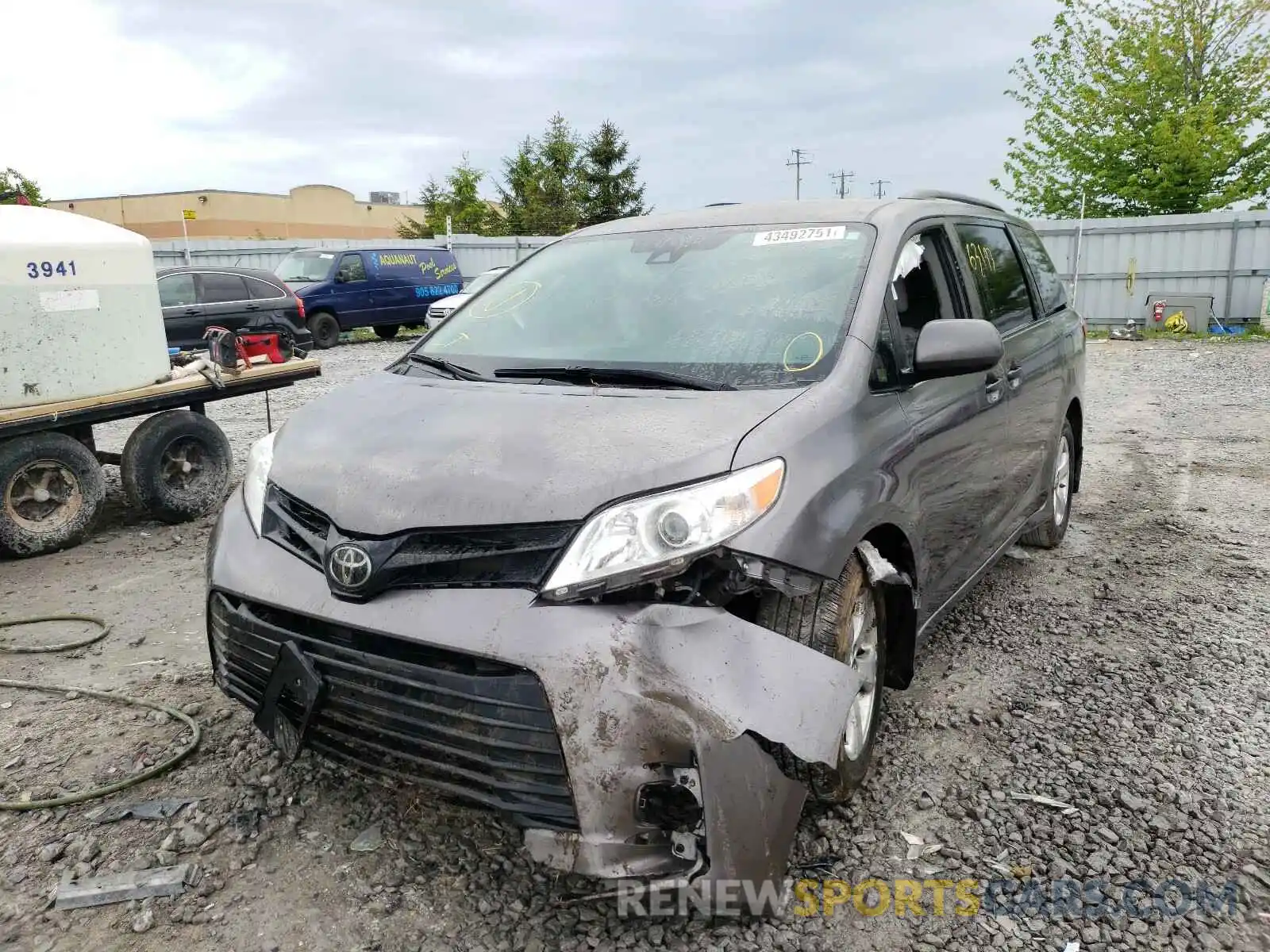 2 Photograph of a damaged car 5TDZZ3DCXLS040073 TOYOTA SIENNA 2020