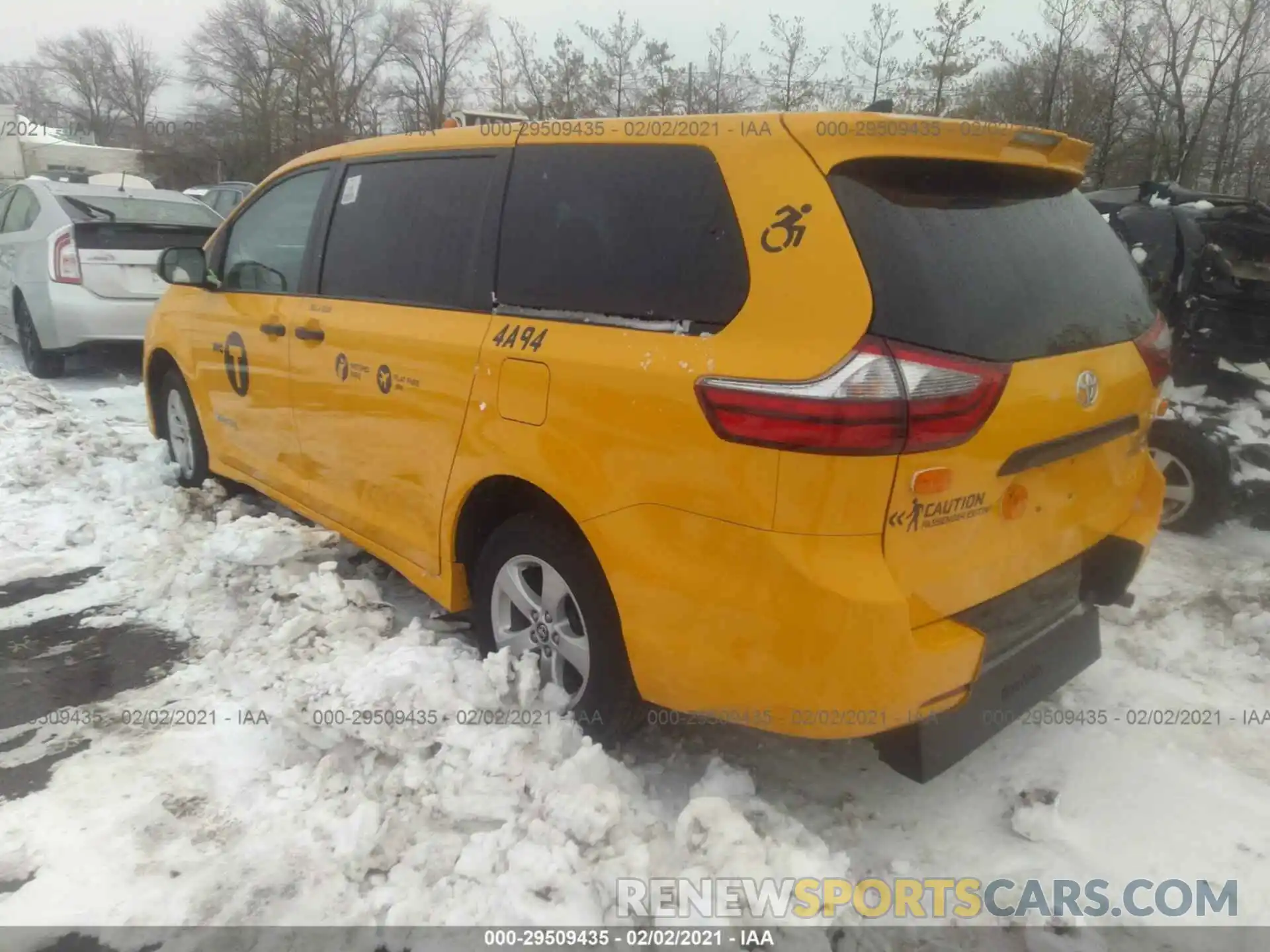 3 Фотография поврежденного автомобиля 5TDZZ3DCXLS050294 TOYOTA SIENNA 2020