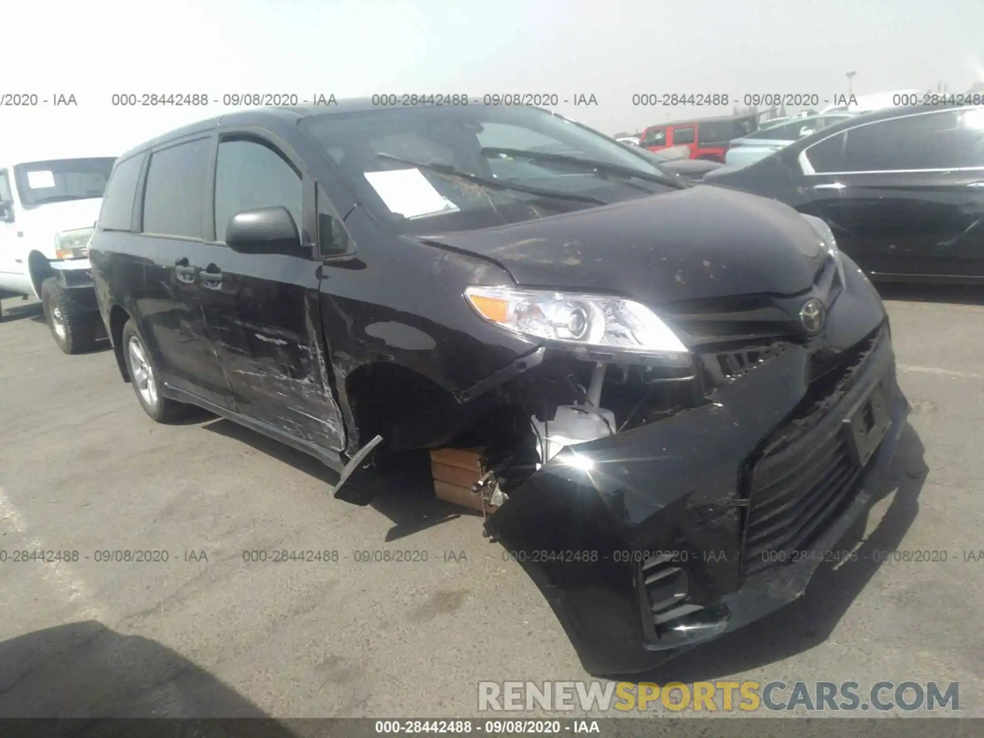 1 Photograph of a damaged car 5TDZZ3DCXLS071355 TOYOTA SIENNA 2020