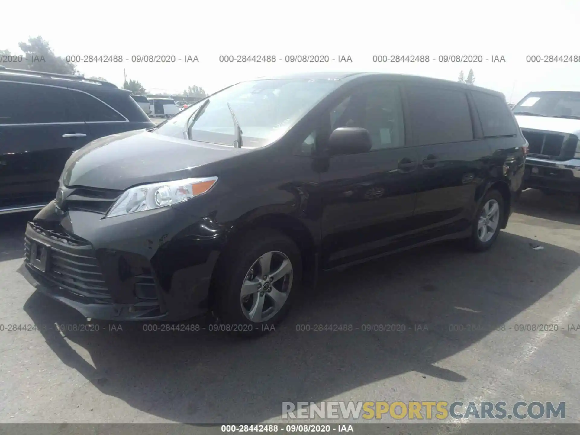 2 Photograph of a damaged car 5TDZZ3DCXLS071355 TOYOTA SIENNA 2020