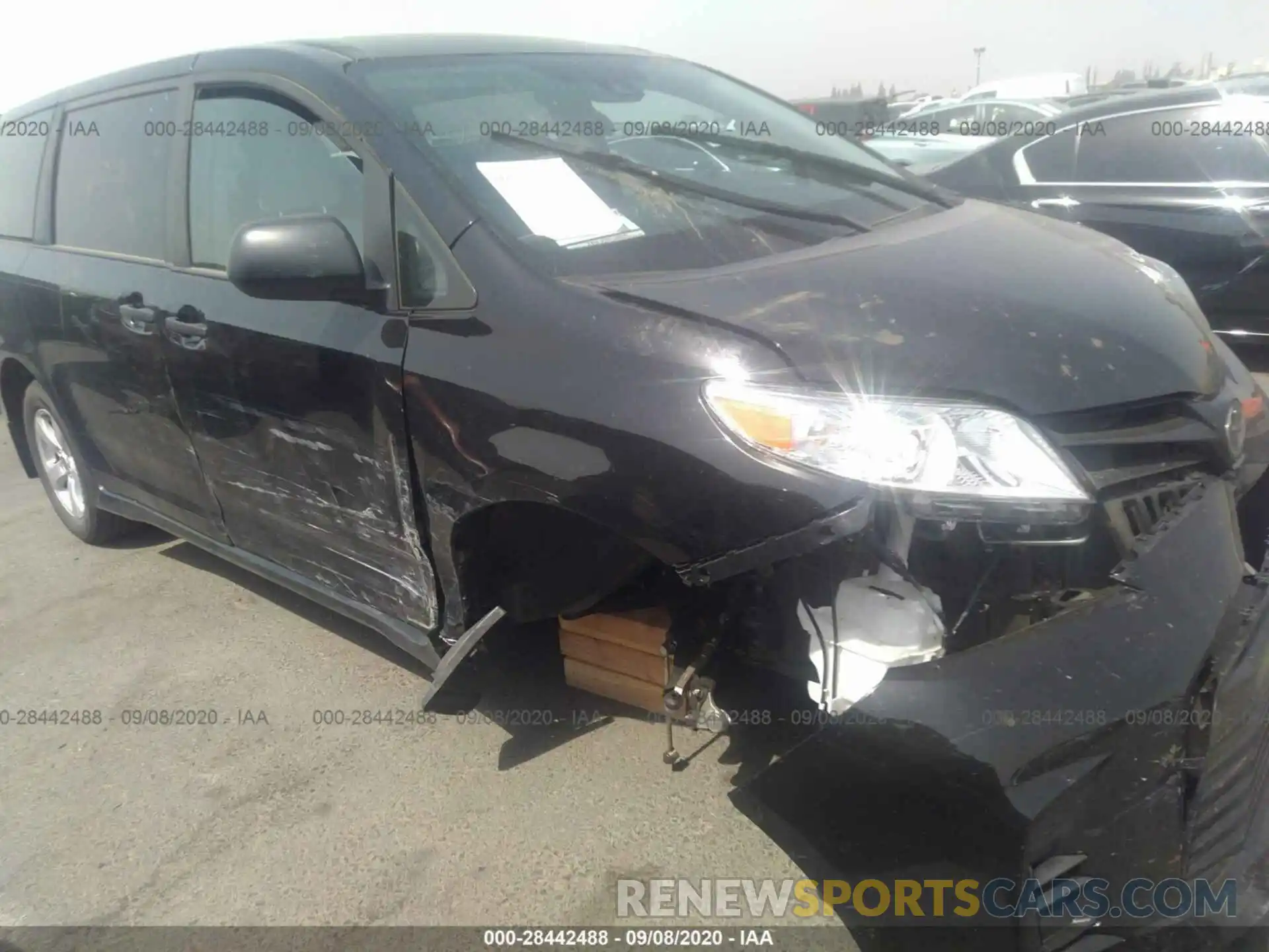 6 Фотография поврежденного автомобиля 5TDZZ3DCXLS071355 TOYOTA SIENNA 2020