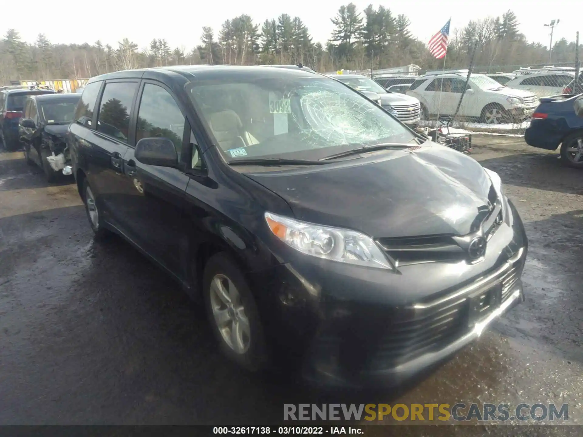 1 Photograph of a damaged car 5TDZZ3DCXLS072165 TOYOTA SIENNA 2020