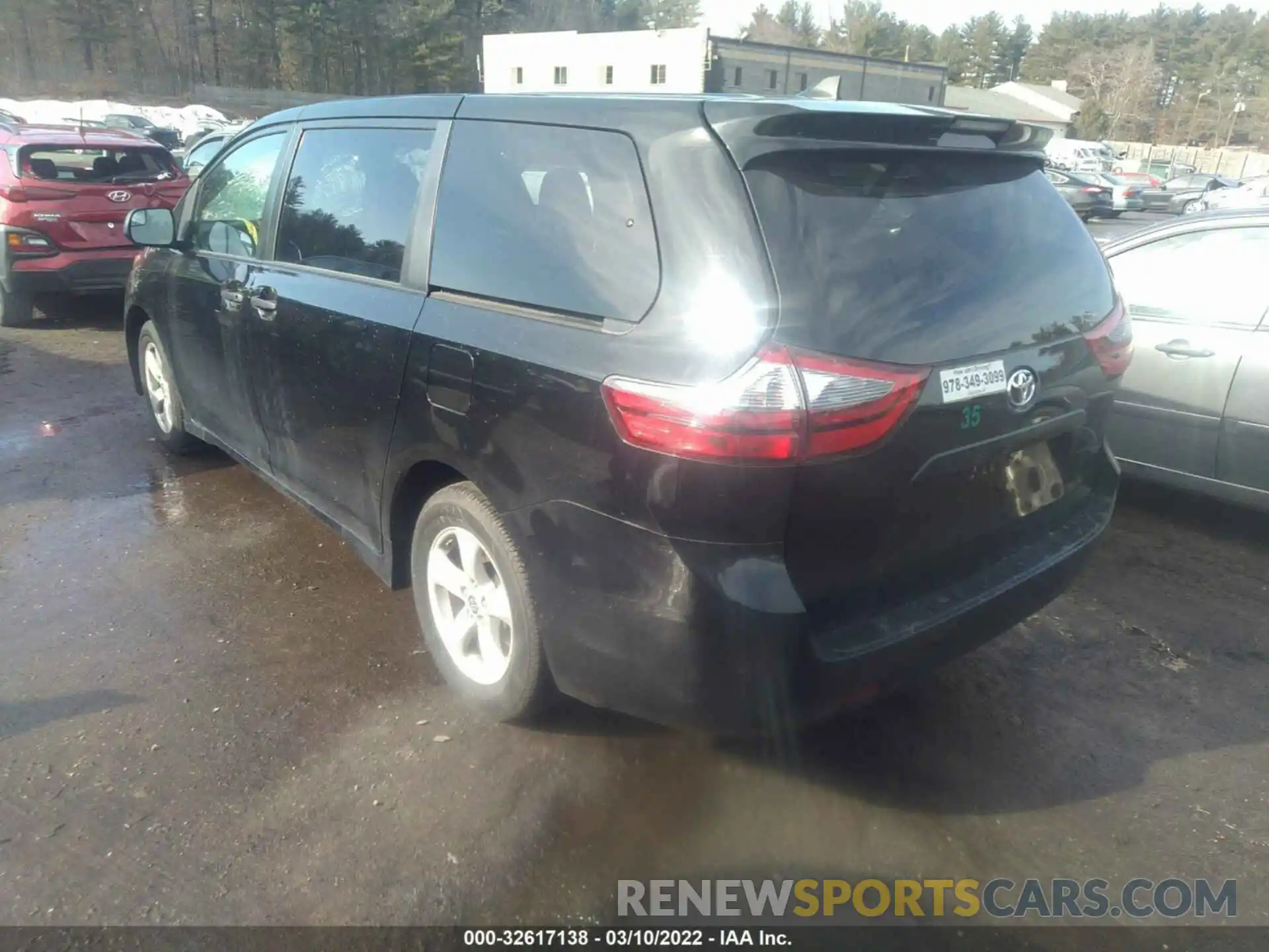 3 Photograph of a damaged car 5TDZZ3DCXLS072165 TOYOTA SIENNA 2020