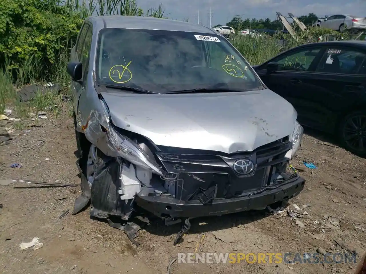 9 Photograph of a damaged car 5TDZZ3DCXLS085188 TOYOTA SIENNA 2020