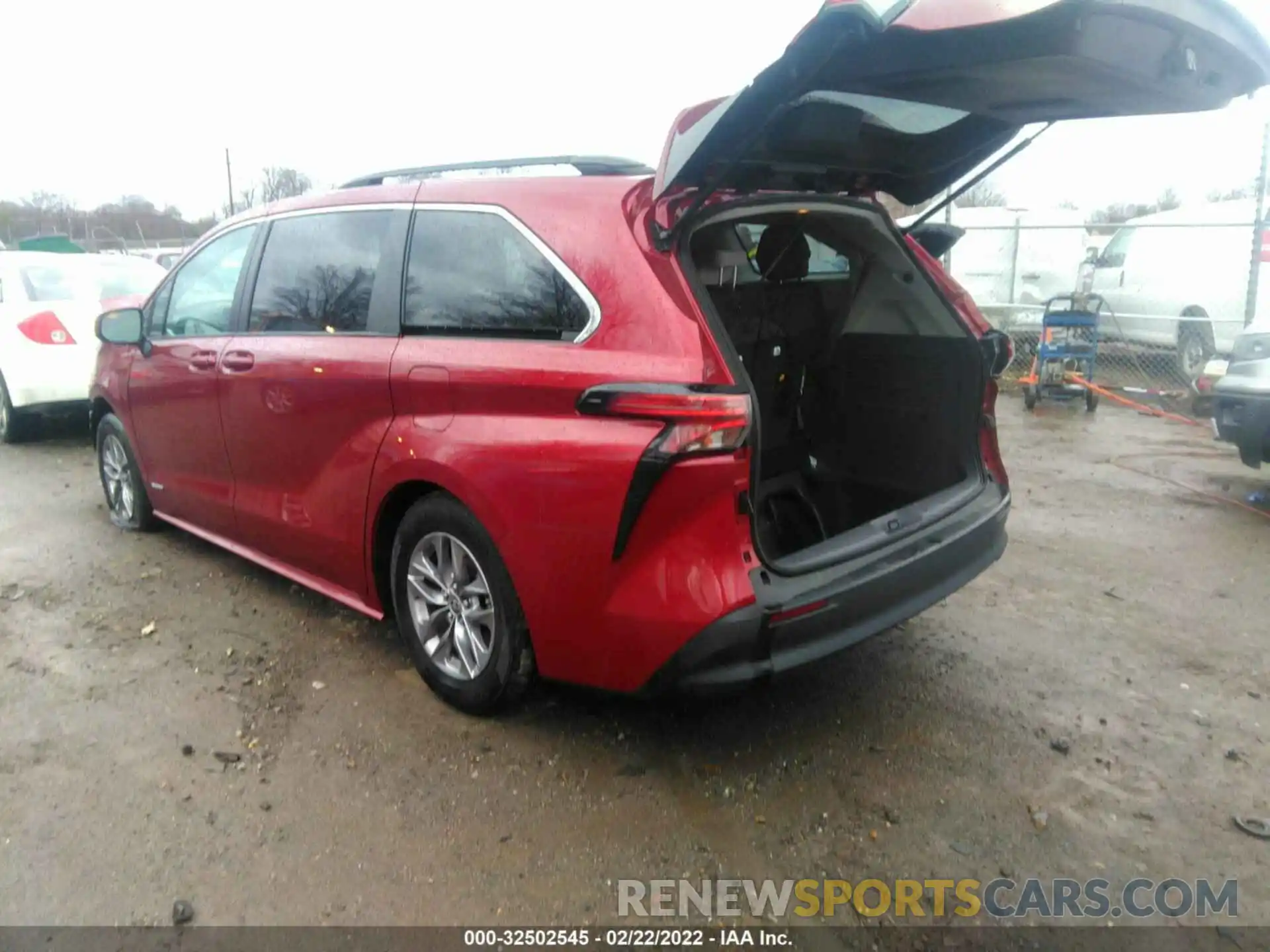 3 Фотография поврежденного автомобиля 5TDBRKEC0MS012245 TOYOTA SIENNA 2021