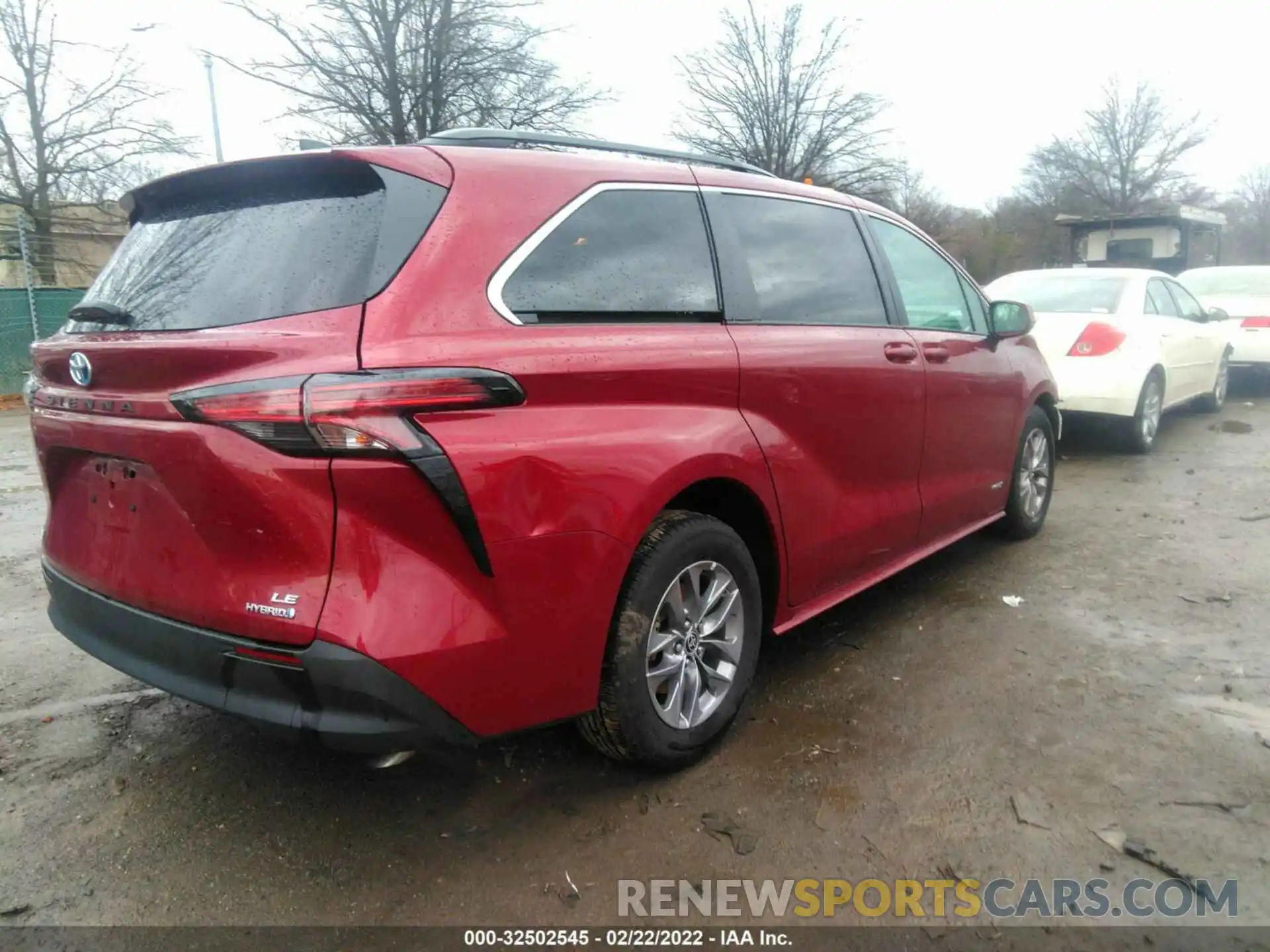 4 Photograph of a damaged car 5TDBRKEC0MS012245 TOYOTA SIENNA 2021