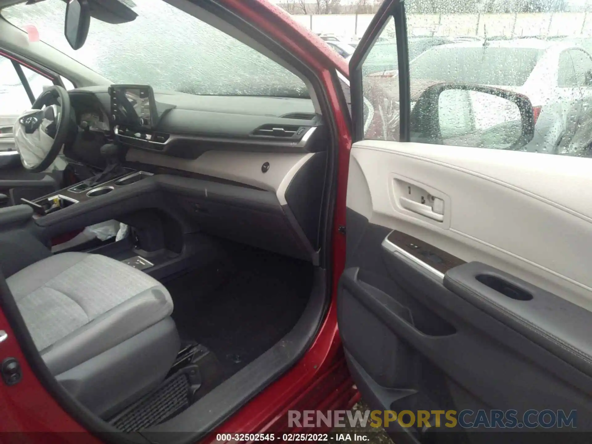 5 Photograph of a damaged car 5TDBRKEC0MS012245 TOYOTA SIENNA 2021