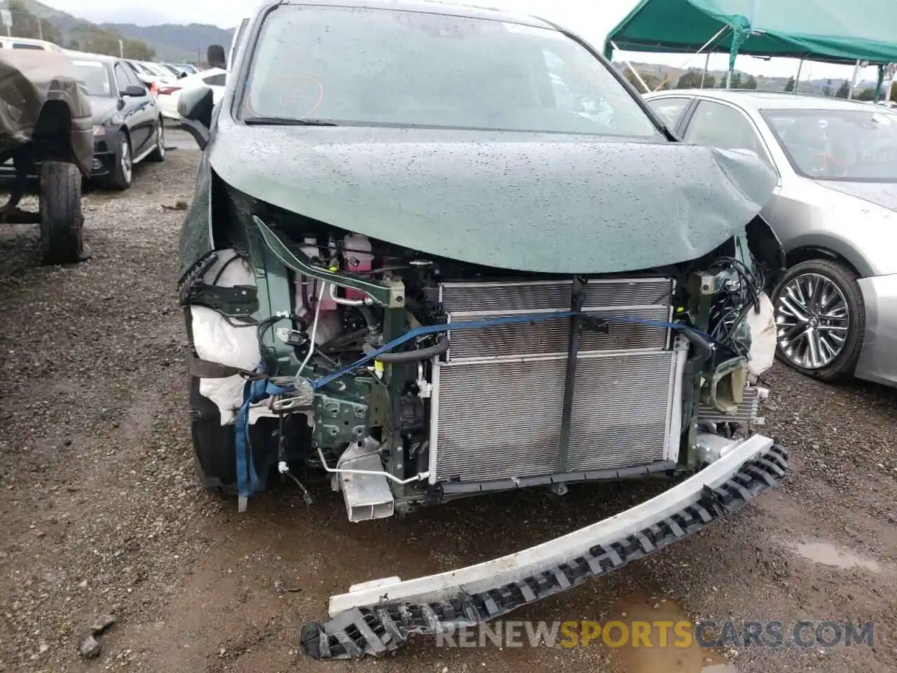 9 Photograph of a damaged car 5TDBRKEC3MS008626 TOYOTA SIENNA 2021