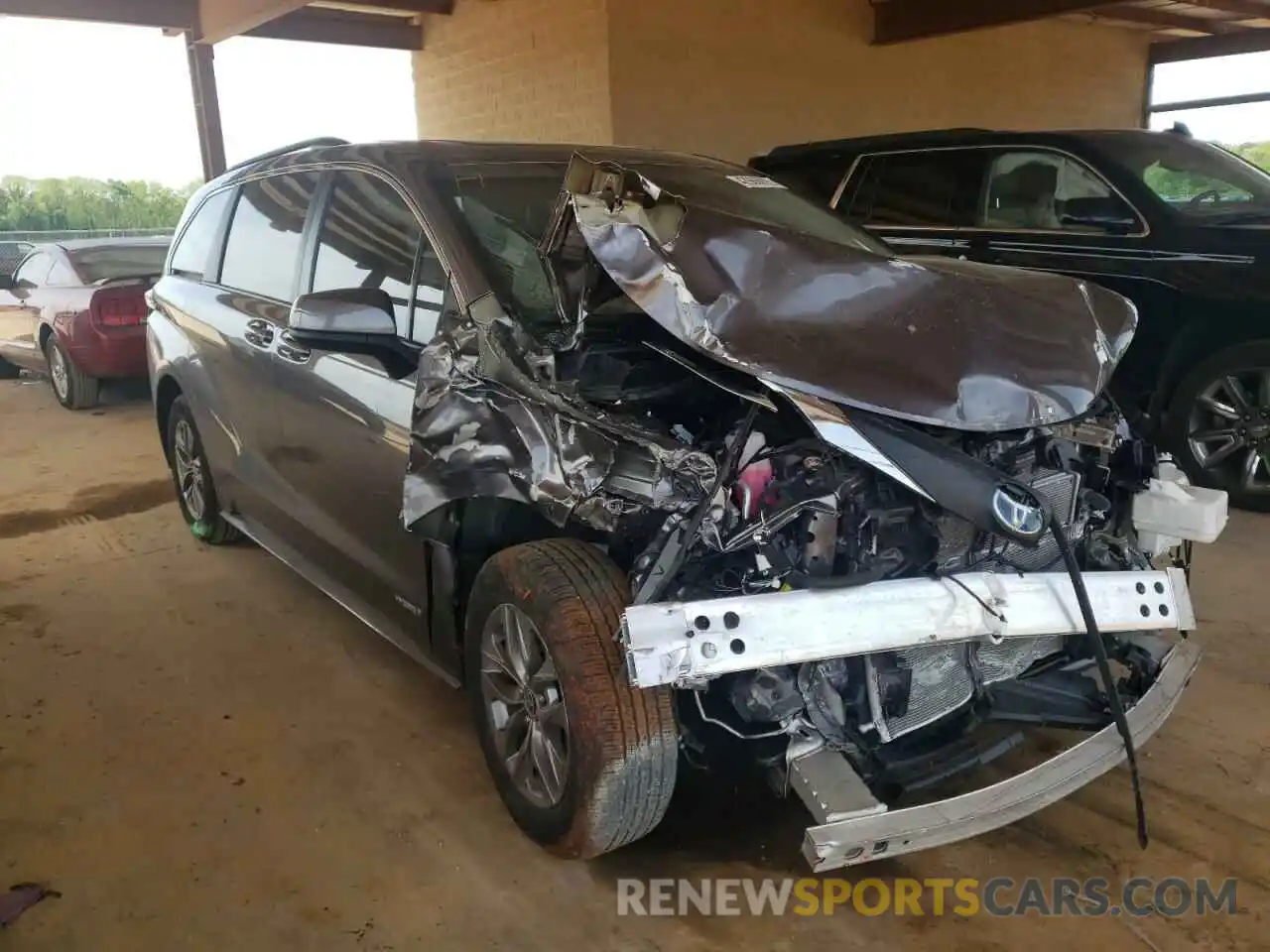 1 Photograph of a damaged car 5TDBRKEC3MS011588 TOYOTA SIENNA 2021