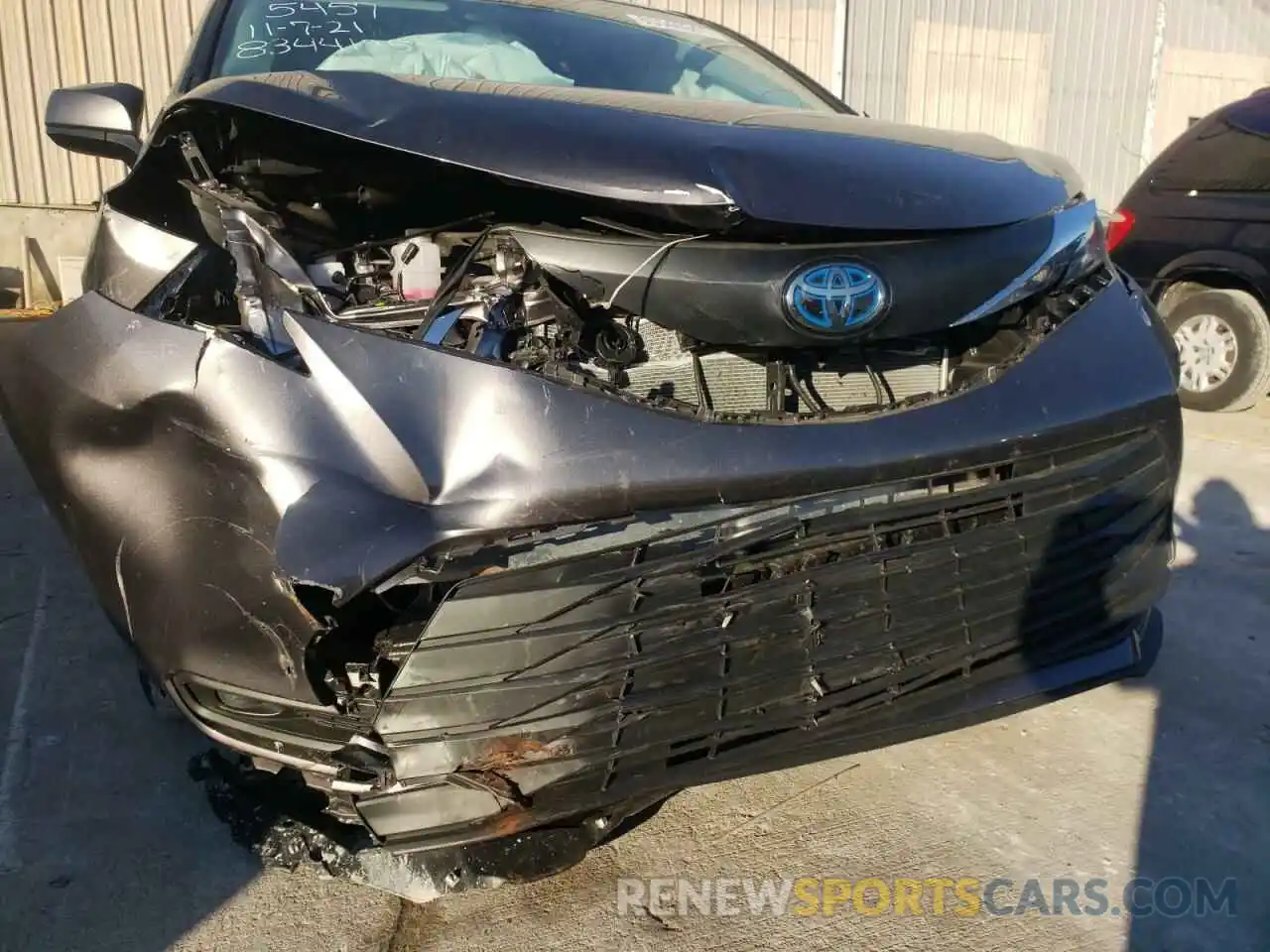 9 Photograph of a damaged car 5TDBRKEC3MS025457 TOYOTA SIENNA 2021