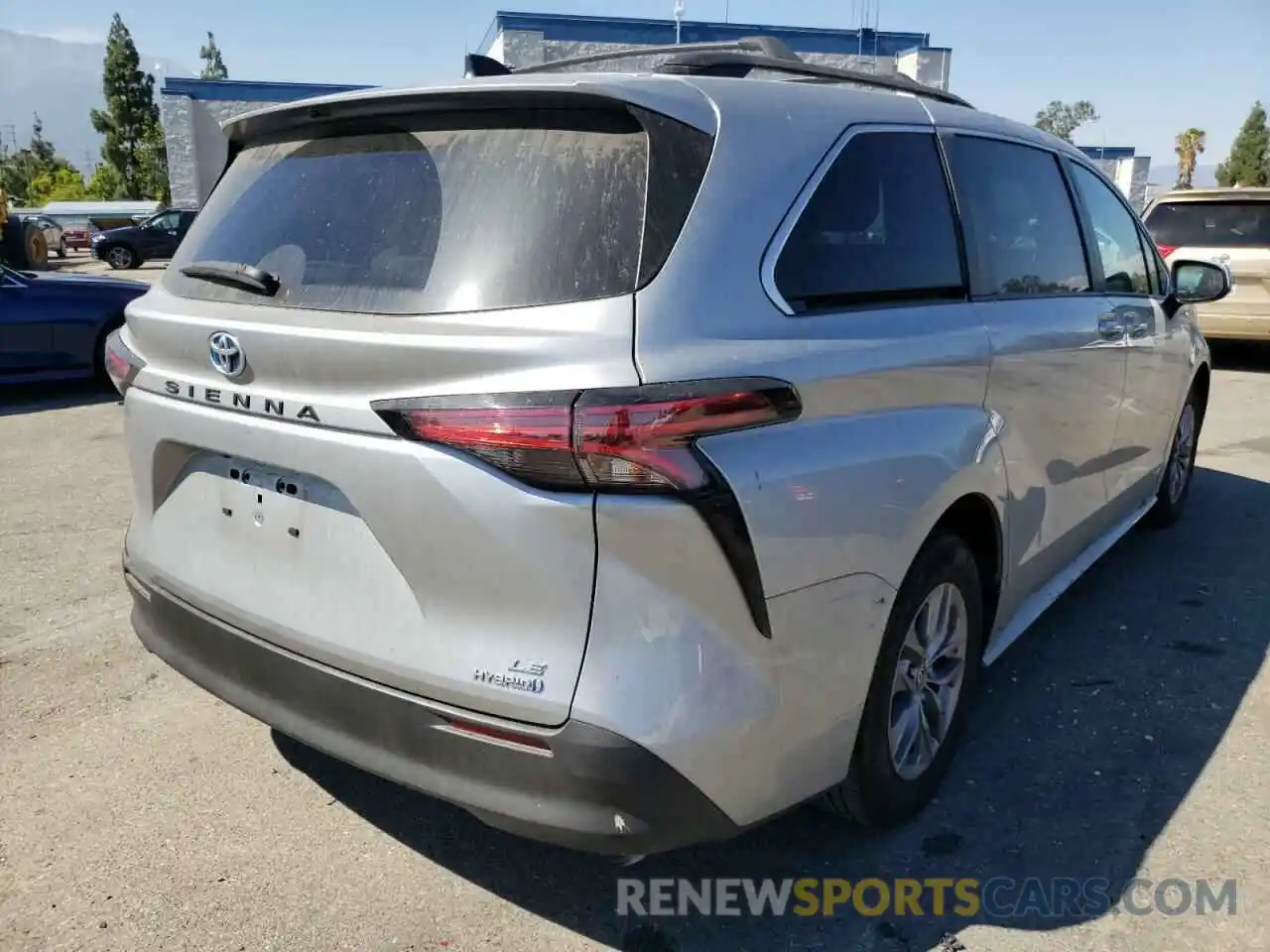 4 Photograph of a damaged car 5TDBRKEC3MS029895 TOYOTA SIENNA 2021