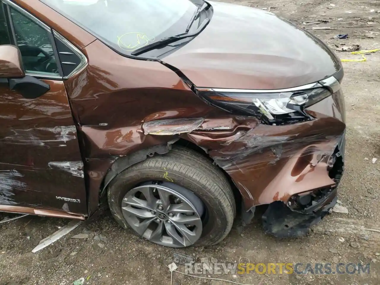 9 Photograph of a damaged car 5TDBRKEC3MS073170 TOYOTA SIENNA 2021