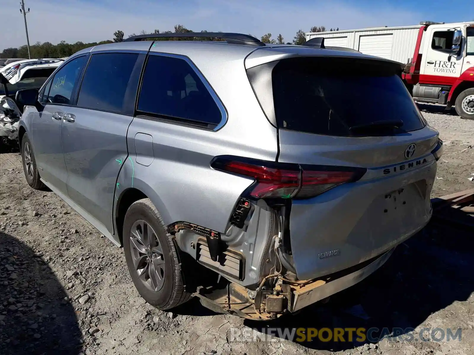 3 Photograph of a damaged car 5TDBRKEC6MS026117 TOYOTA SIENNA 2021