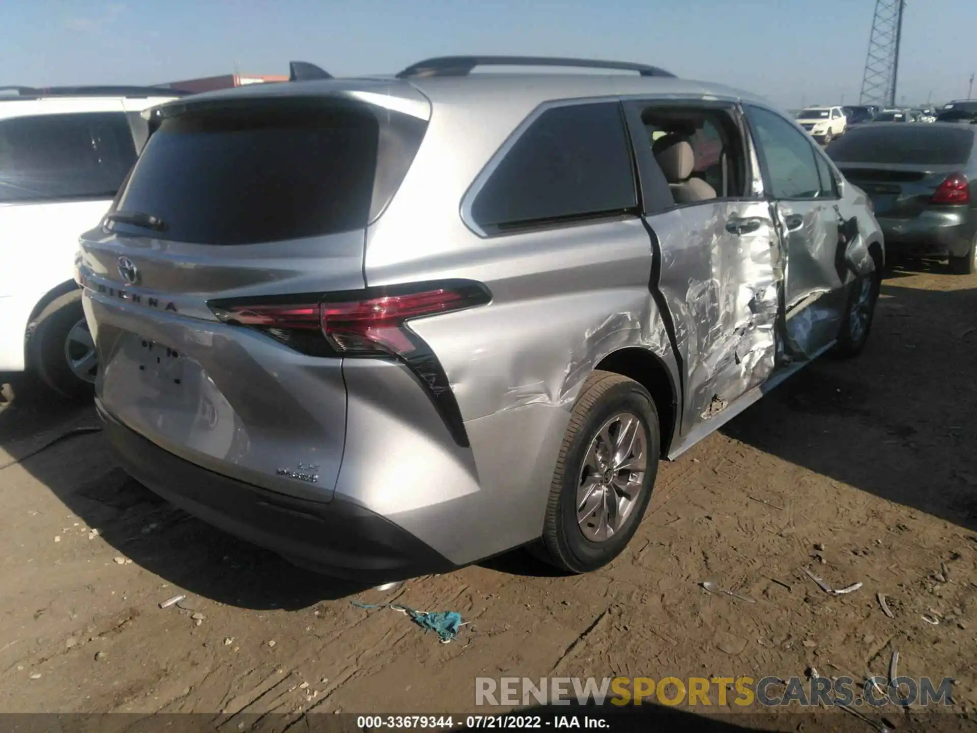 4 Photograph of a damaged car 5TDBRKEC7MS018687 TOYOTA SIENNA 2021