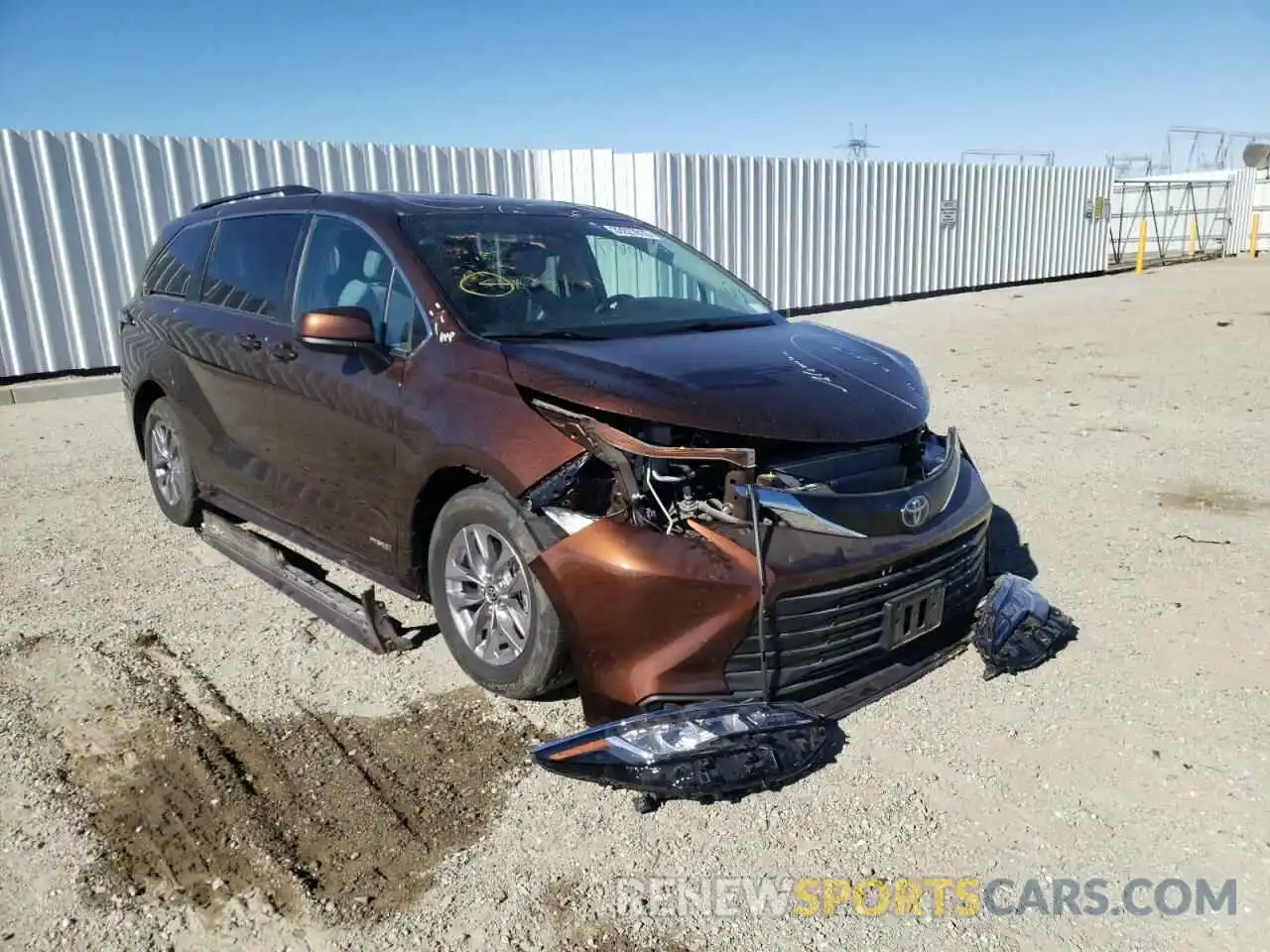 1 Photograph of a damaged car 5TDBRKEC8MS011568 TOYOTA SIENNA 2021