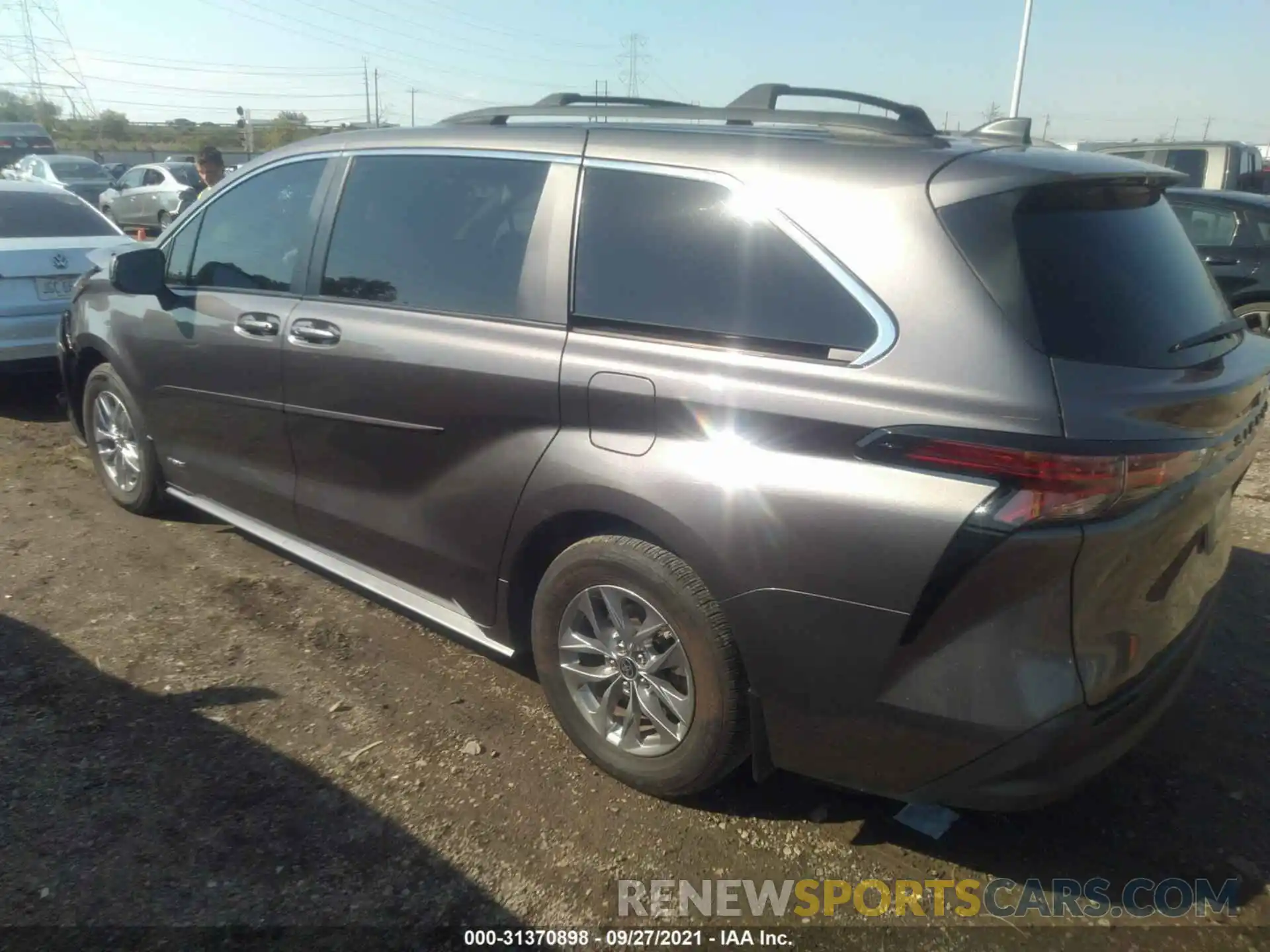 3 Photograph of a damaged car 5TDBRKEC9MS010574 TOYOTA SIENNA 2021