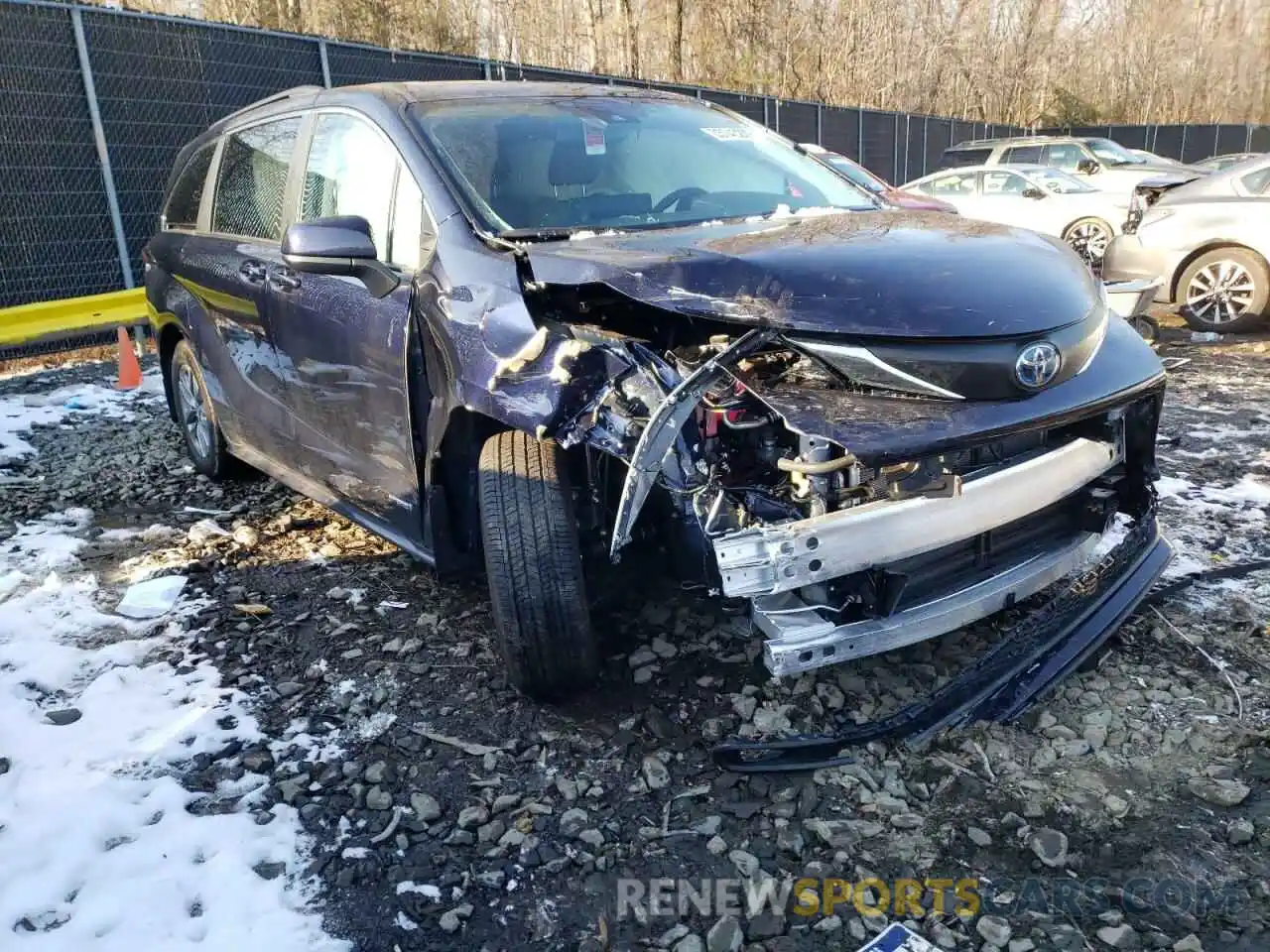 1 Photograph of a damaged car 5TDBRKEC9MS069818 TOYOTA SIENNA 2021