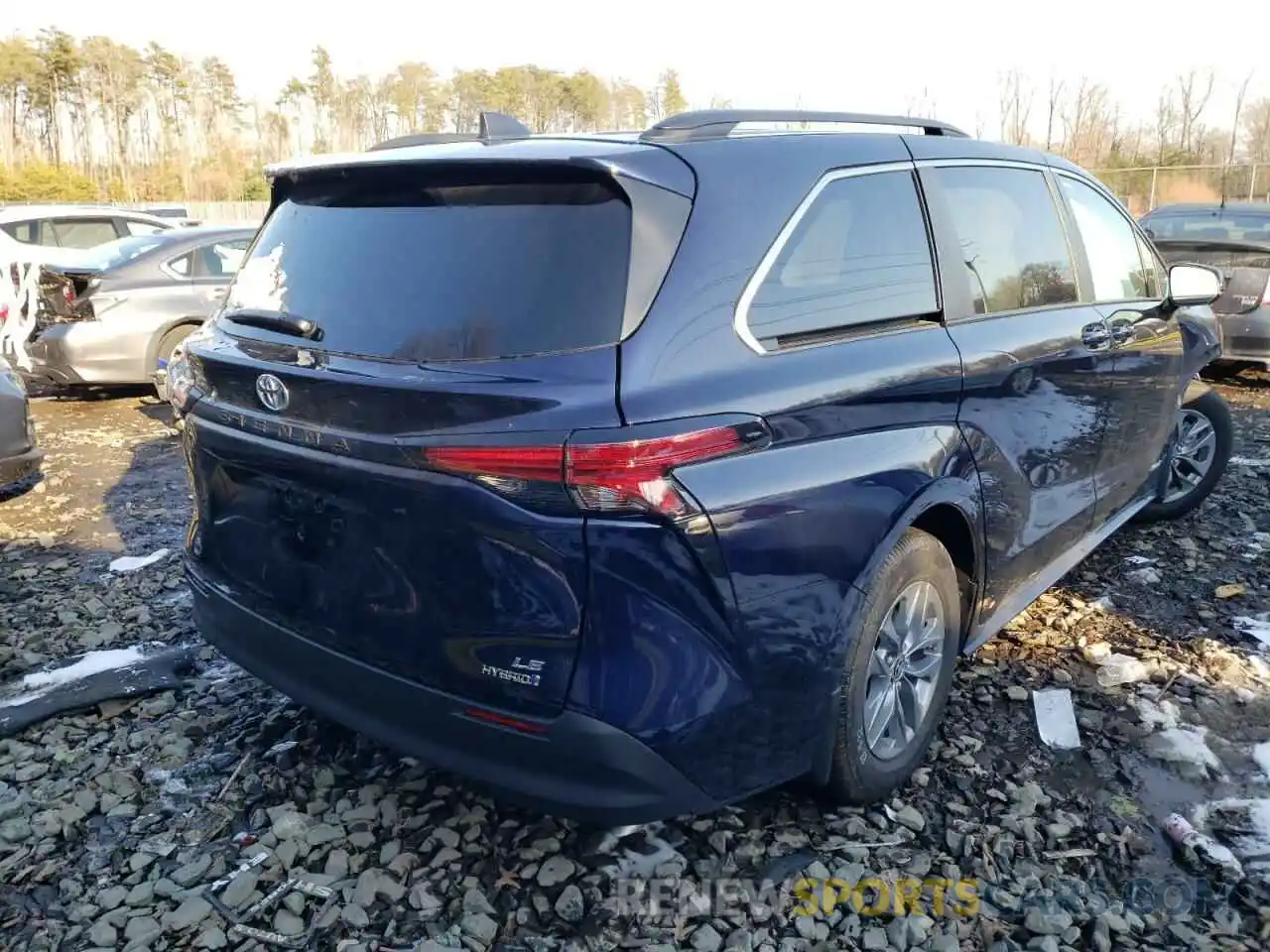 4 Photograph of a damaged car 5TDBRKEC9MS069818 TOYOTA SIENNA 2021