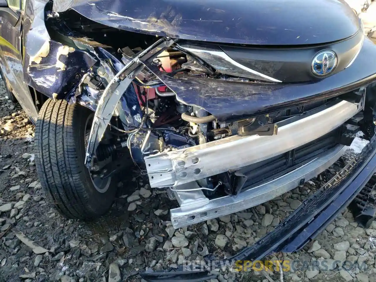 9 Photograph of a damaged car 5TDBRKEC9MS069818 TOYOTA SIENNA 2021