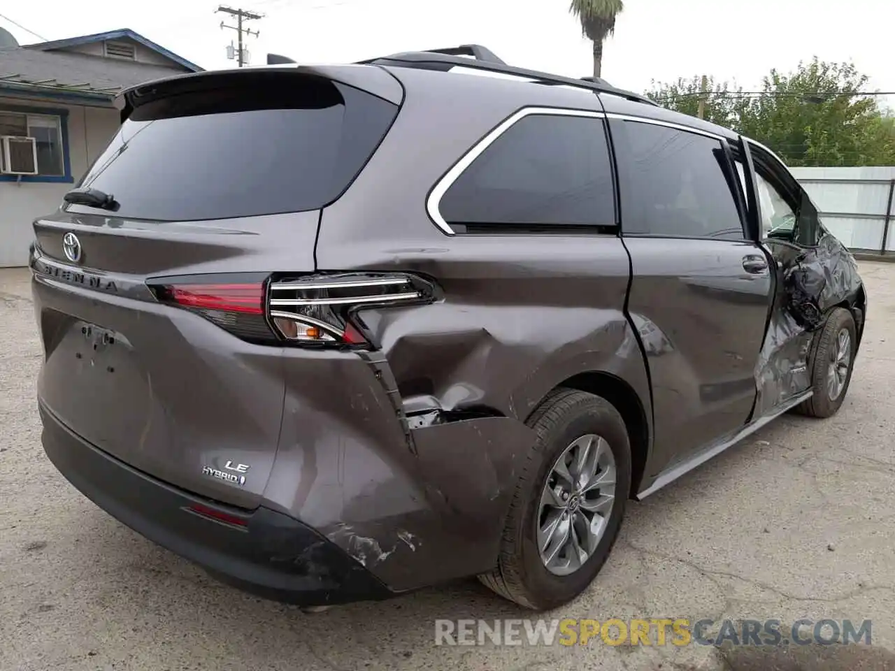 4 Photograph of a damaged car 5TDBRKECXMS009689 TOYOTA SIENNA 2021