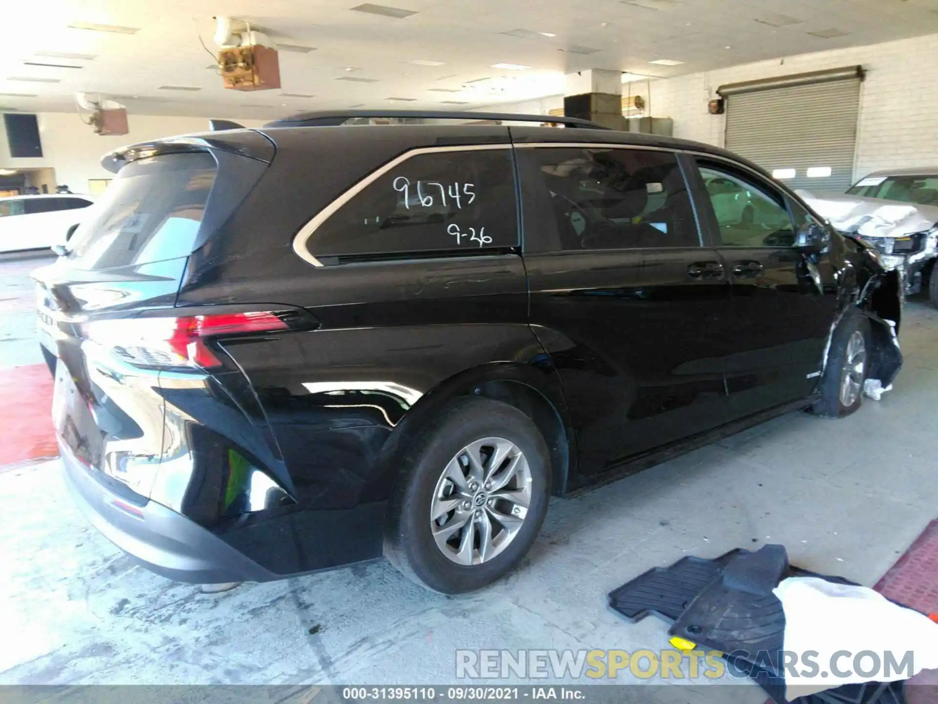 4 Photograph of a damaged car 5TDBRKECXMS018490 TOYOTA SIENNA 2021