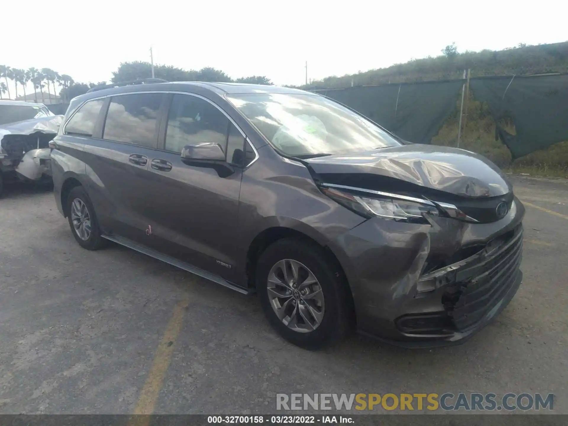 1 Photograph of a damaged car 5TDBRKECXMS024824 TOYOTA SIENNA 2021