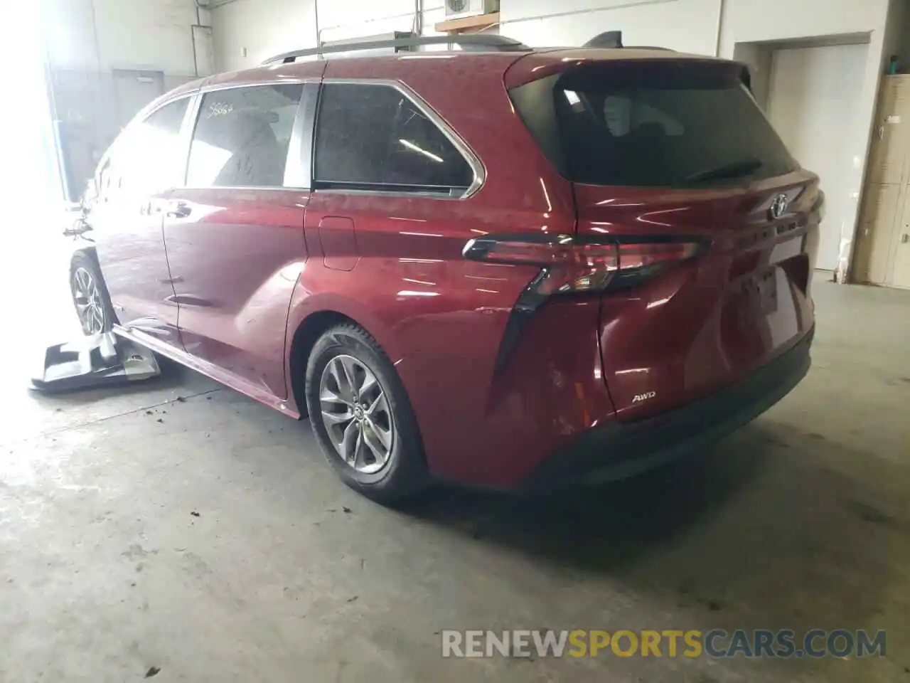 3 Photograph of a damaged car 5TDBSKFC0MS020350 TOYOTA SIENNA 2021