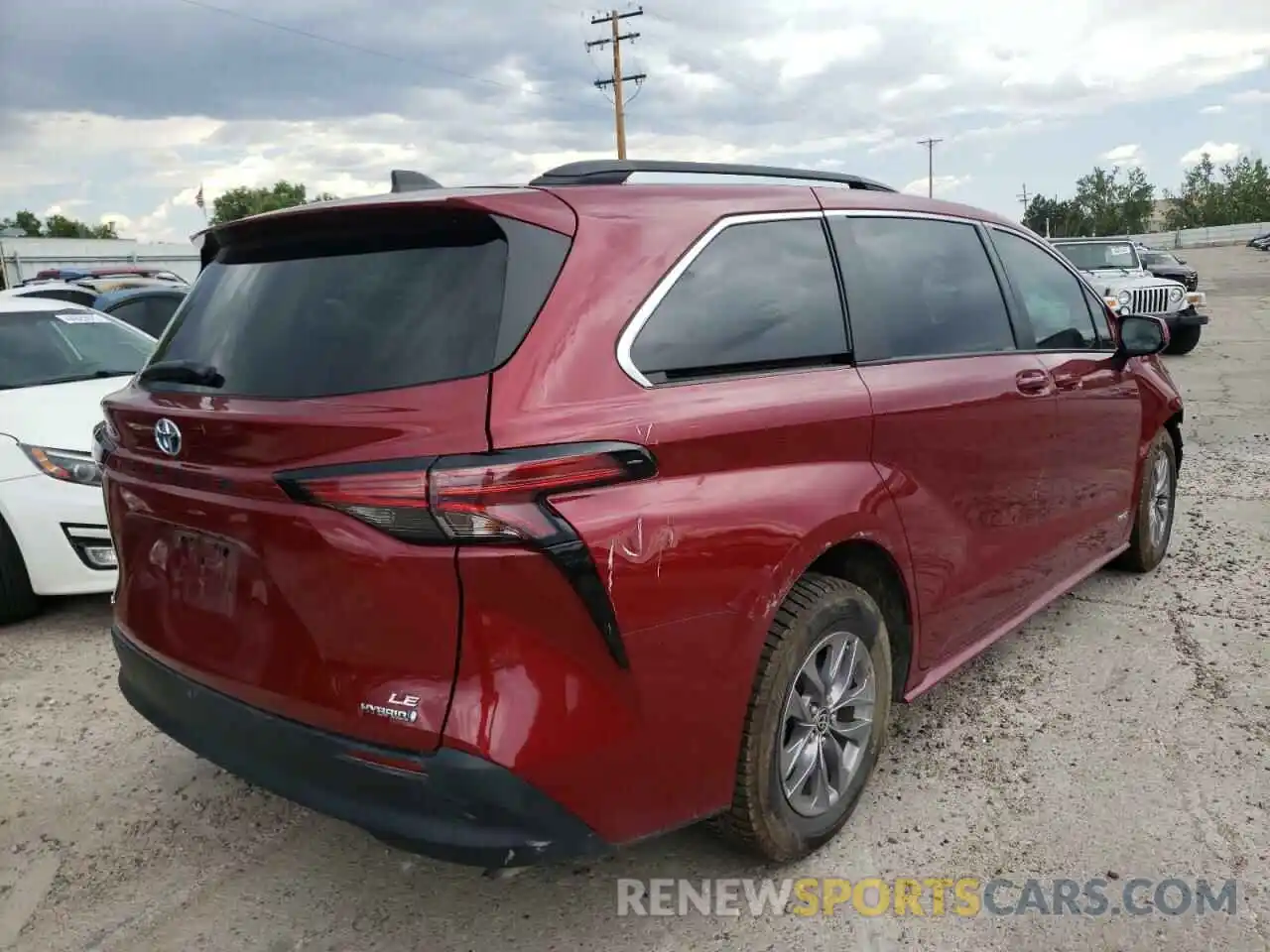 4 Photograph of a damaged car 5TDBSKFC0MS020350 TOYOTA SIENNA 2021