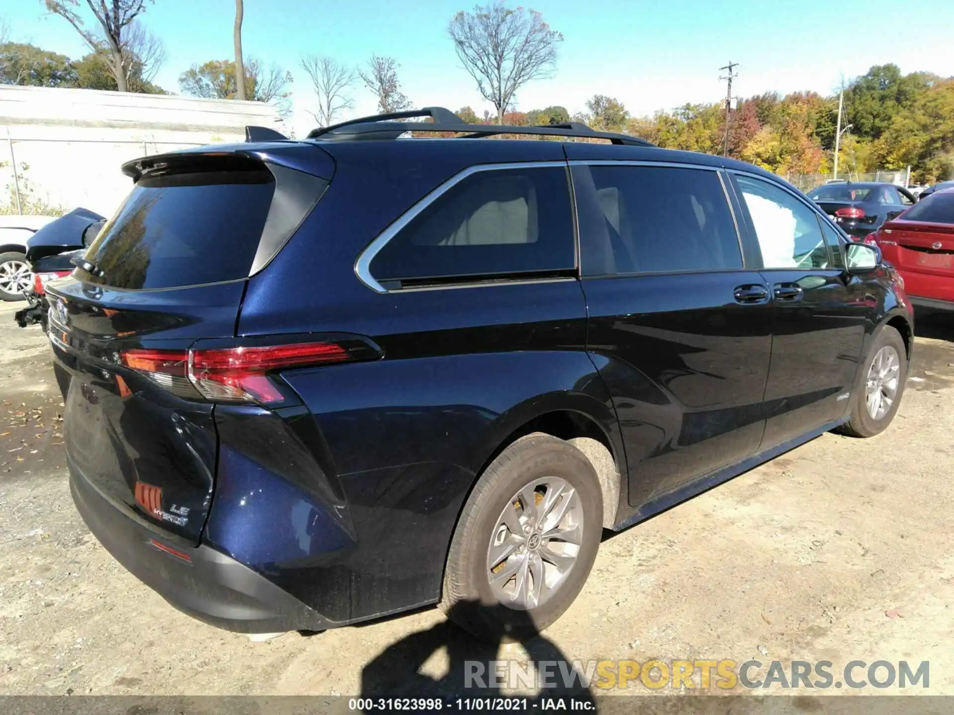 4 Photograph of a damaged car 5TDBSKFC1MS021202 TOYOTA SIENNA 2021