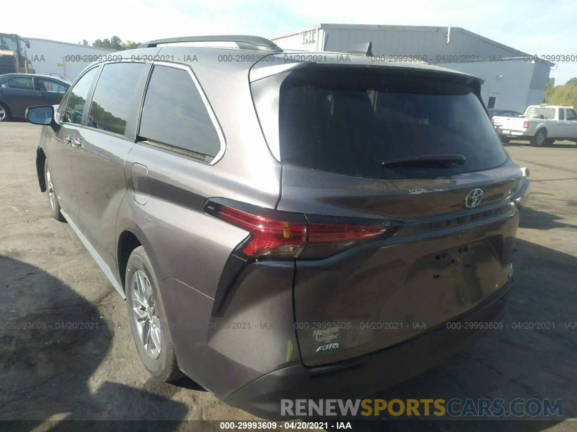 3 Photograph of a damaged car 5TDBSKFC4MS014177 TOYOTA SIENNA 2021