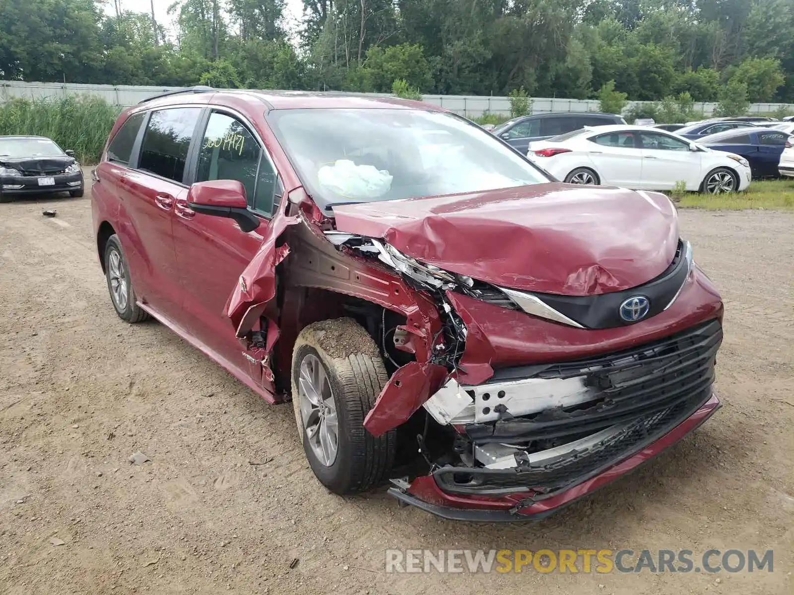 1 Photograph of a damaged car 5TDBSKFC5MS010056 TOYOTA SIENNA 2021