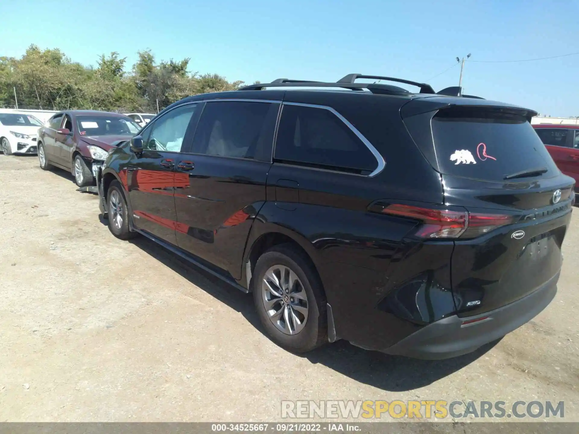 3 Photograph of a damaged car 5TDBSKFC5MS011398 TOYOTA SIENNA 2021