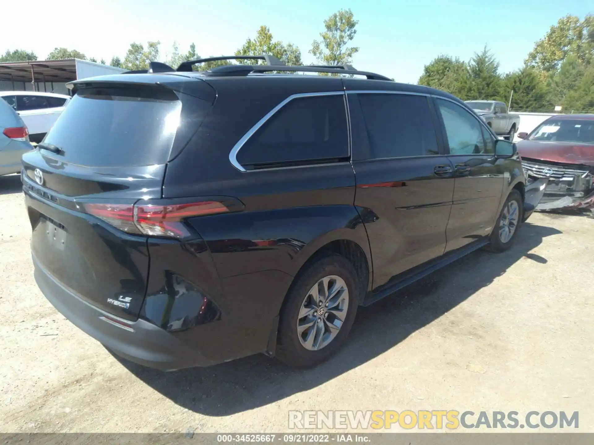 4 Photograph of a damaged car 5TDBSKFC5MS011398 TOYOTA SIENNA 2021