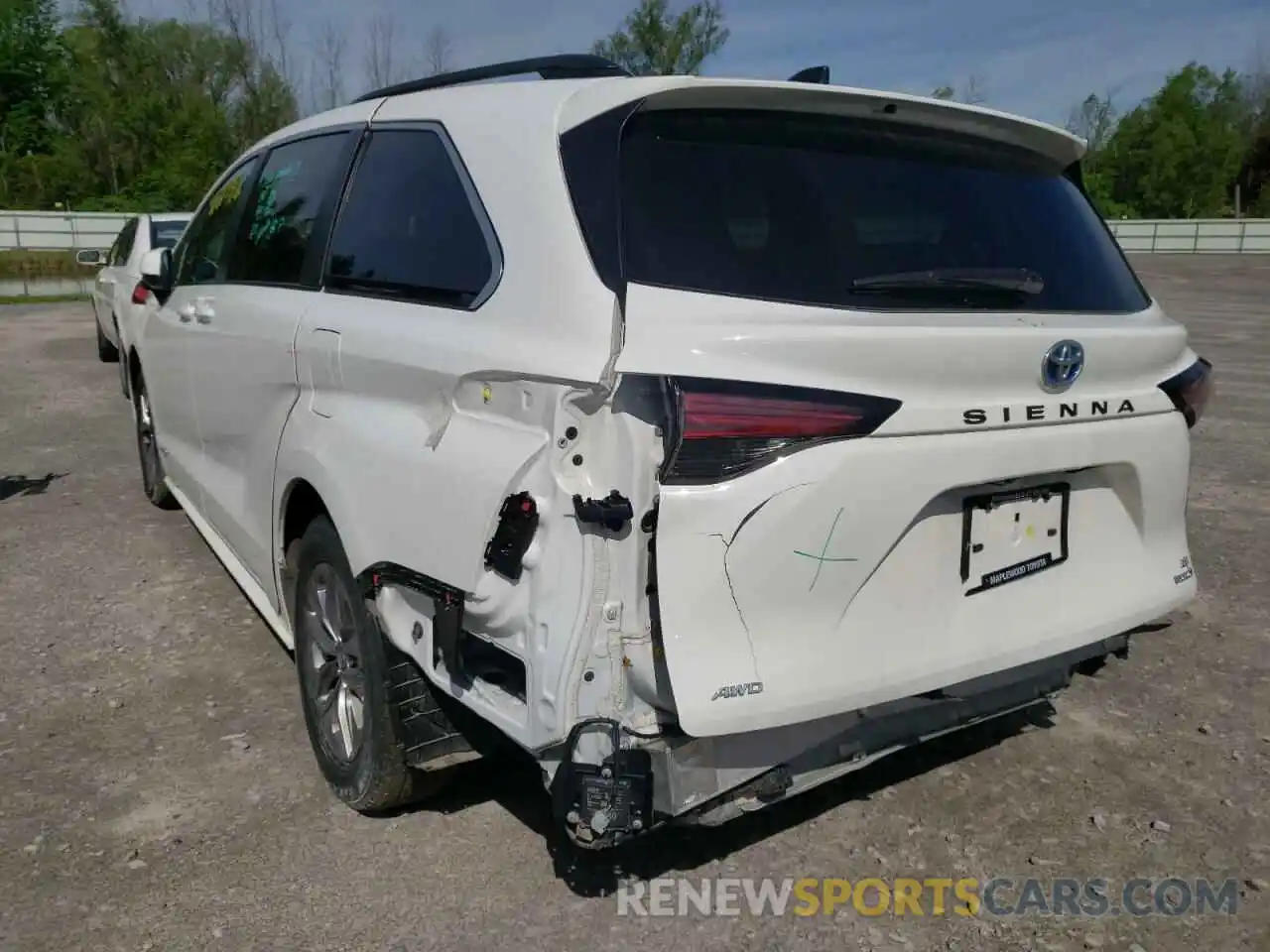 3 Photograph of a damaged car 5TDBSKFC6MS022538 TOYOTA SIENNA 2021