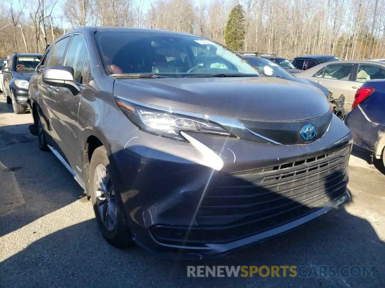 1 Photograph of a damaged car 5TDBSKFC7MS013413 TOYOTA SIENNA 2021