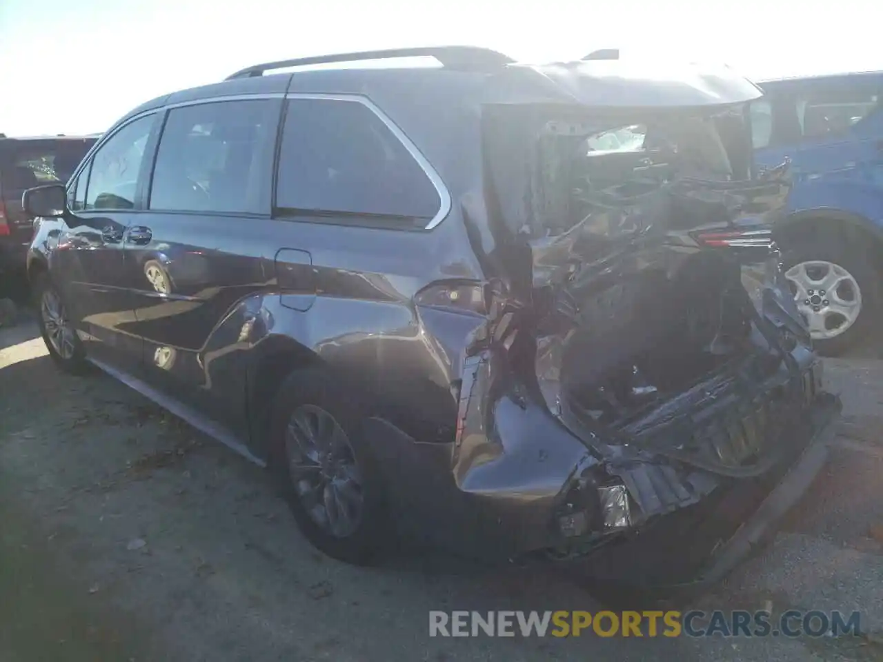 3 Photograph of a damaged car 5TDBSKFC7MS013413 TOYOTA SIENNA 2021