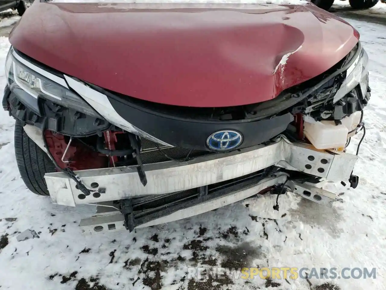 9 Photograph of a damaged car 5TDBSKFC8MS022024 TOYOTA SIENNA 2021