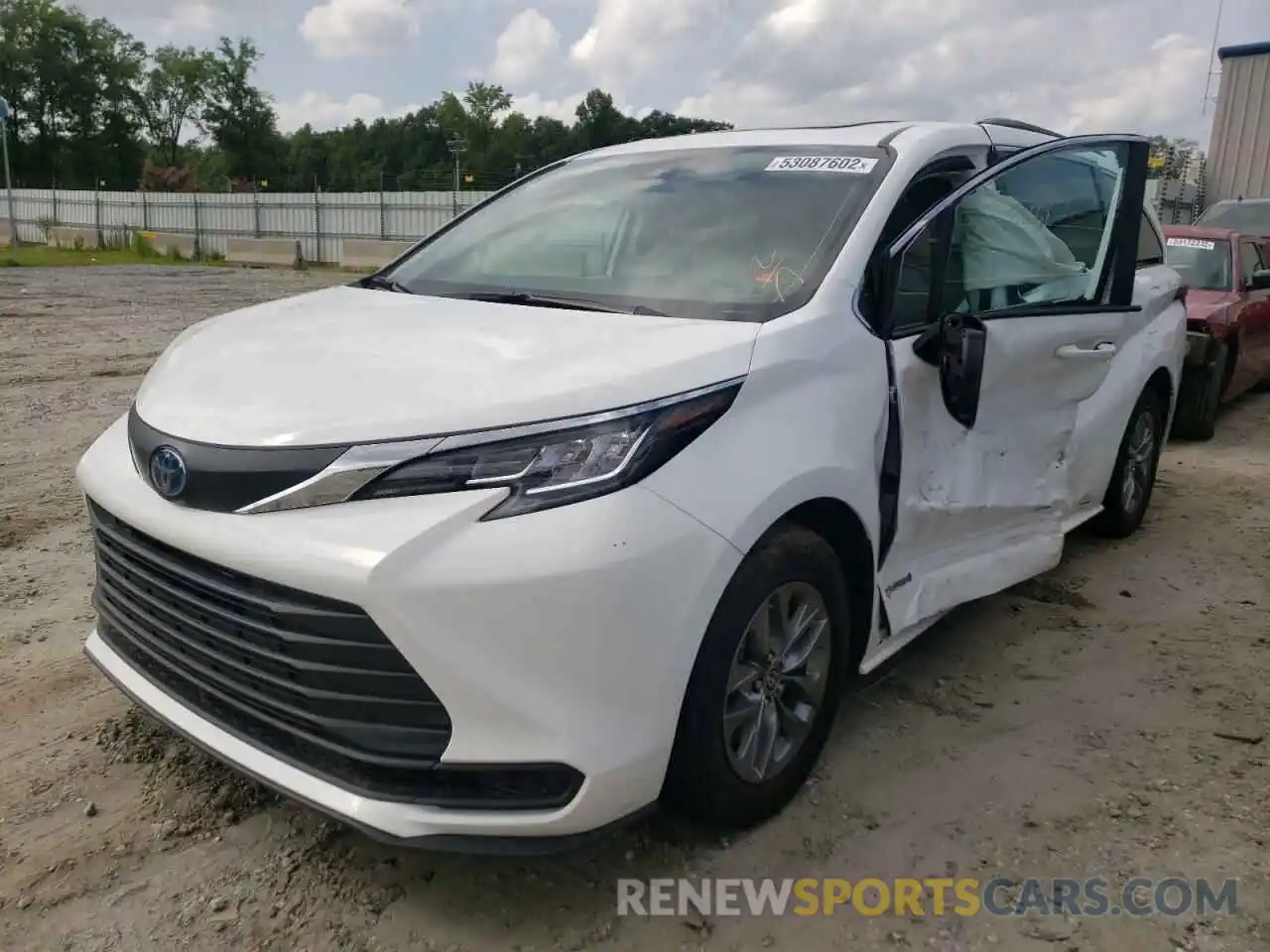 2 Photograph of a damaged car 5TDBSKFCXMS020209 TOYOTA SIENNA 2021