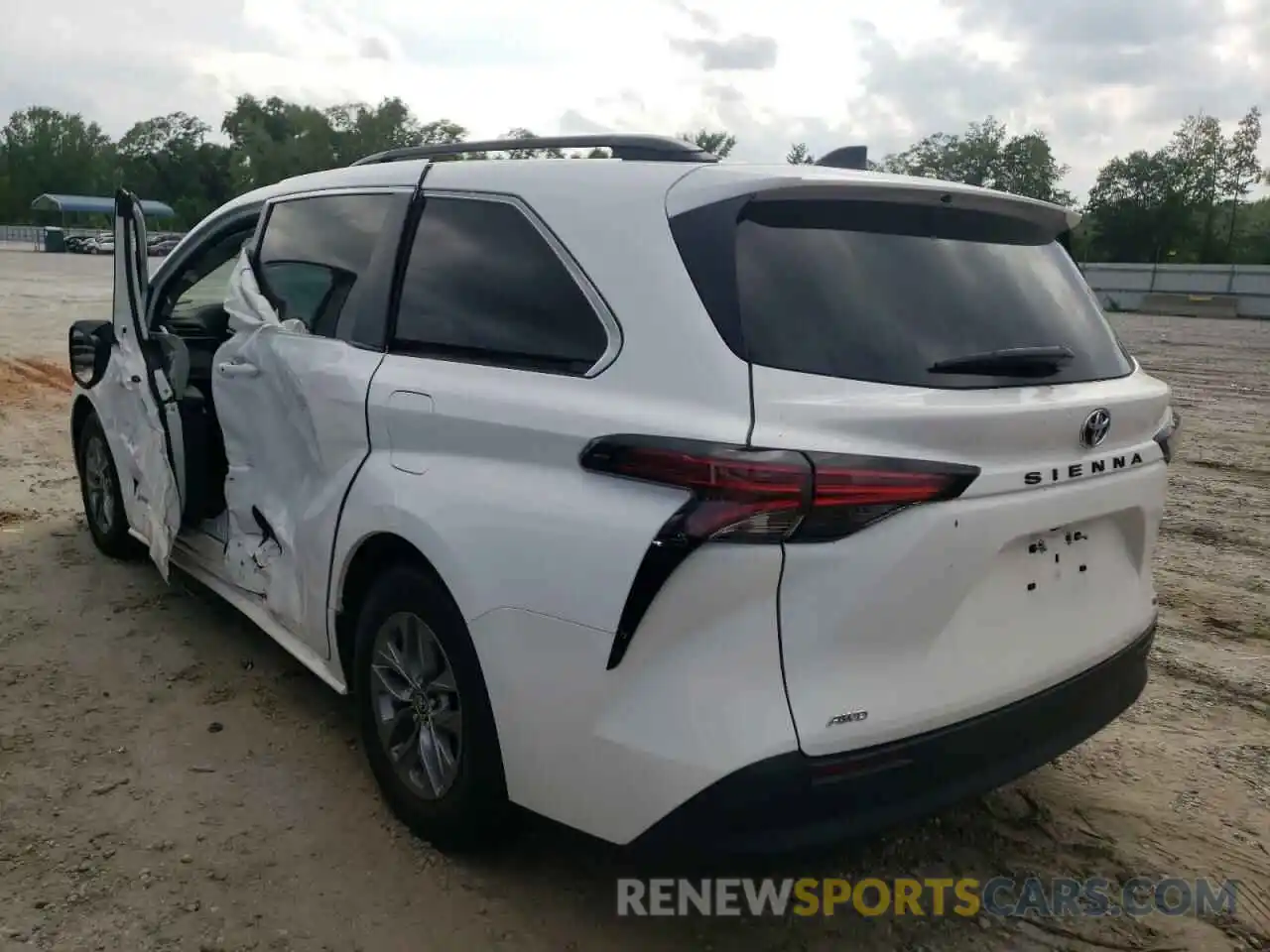 3 Photograph of a damaged car 5TDBSKFCXMS020209 TOYOTA SIENNA 2021