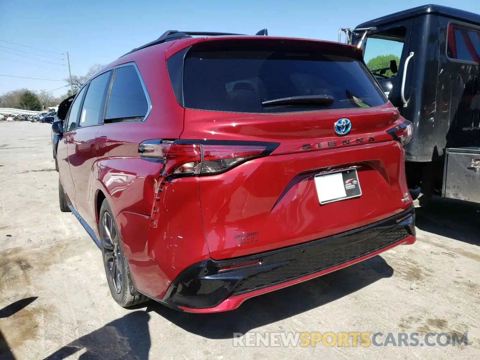 3 Photograph of a damaged car 5TDDRKEC0MS007121 TOYOTA SIENNA 2021