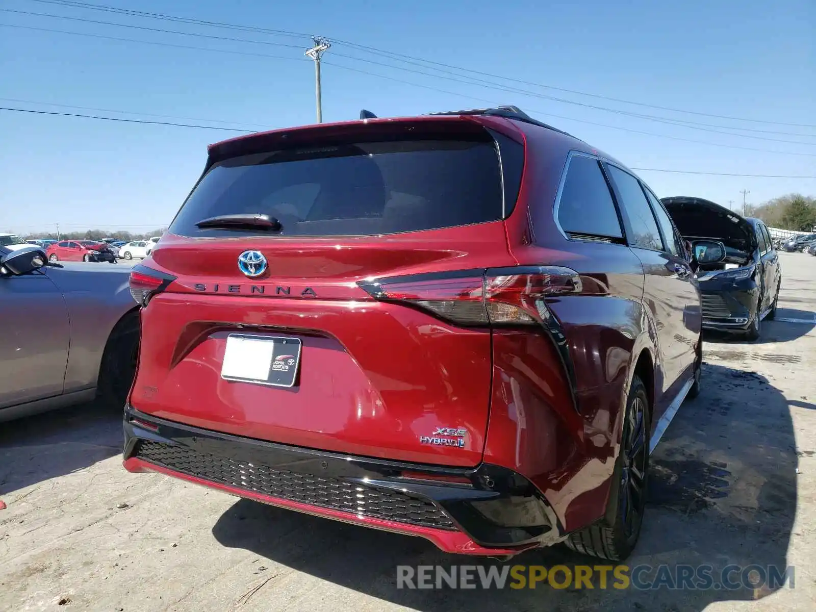 4 Photograph of a damaged car 5TDDRKEC0MS007121 TOYOTA SIENNA 2021