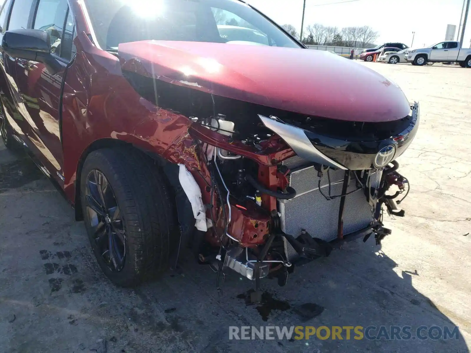 9 Photograph of a damaged car 5TDDRKEC0MS007121 TOYOTA SIENNA 2021