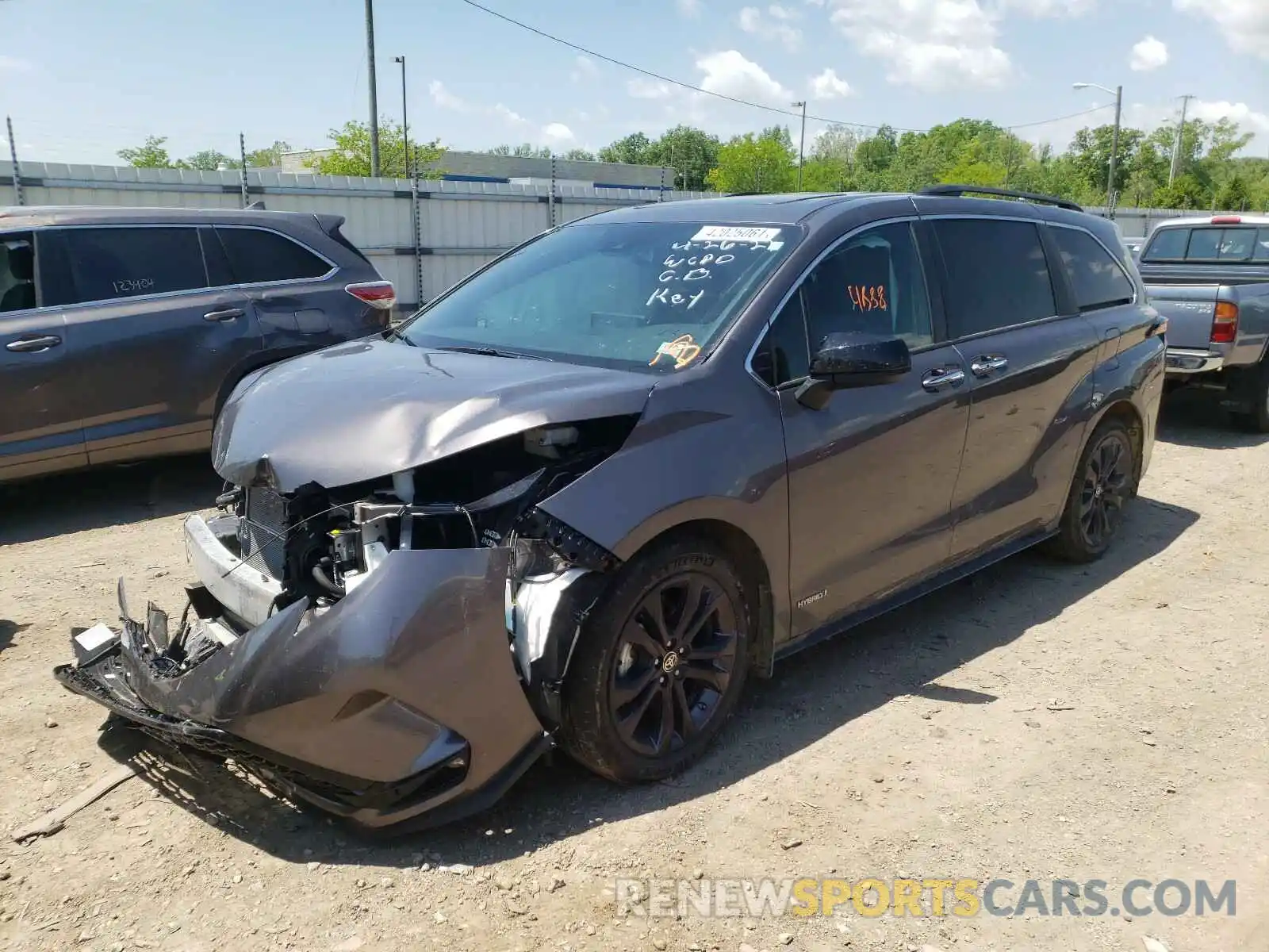 2 Photograph of a damaged car 5TDDRKEC0MS017857 TOYOTA SIENNA 2021