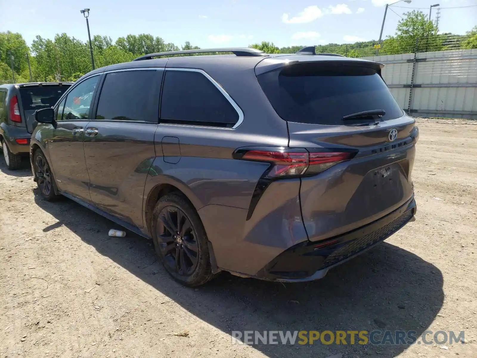 3 Photograph of a damaged car 5TDDRKEC0MS017857 TOYOTA SIENNA 2021